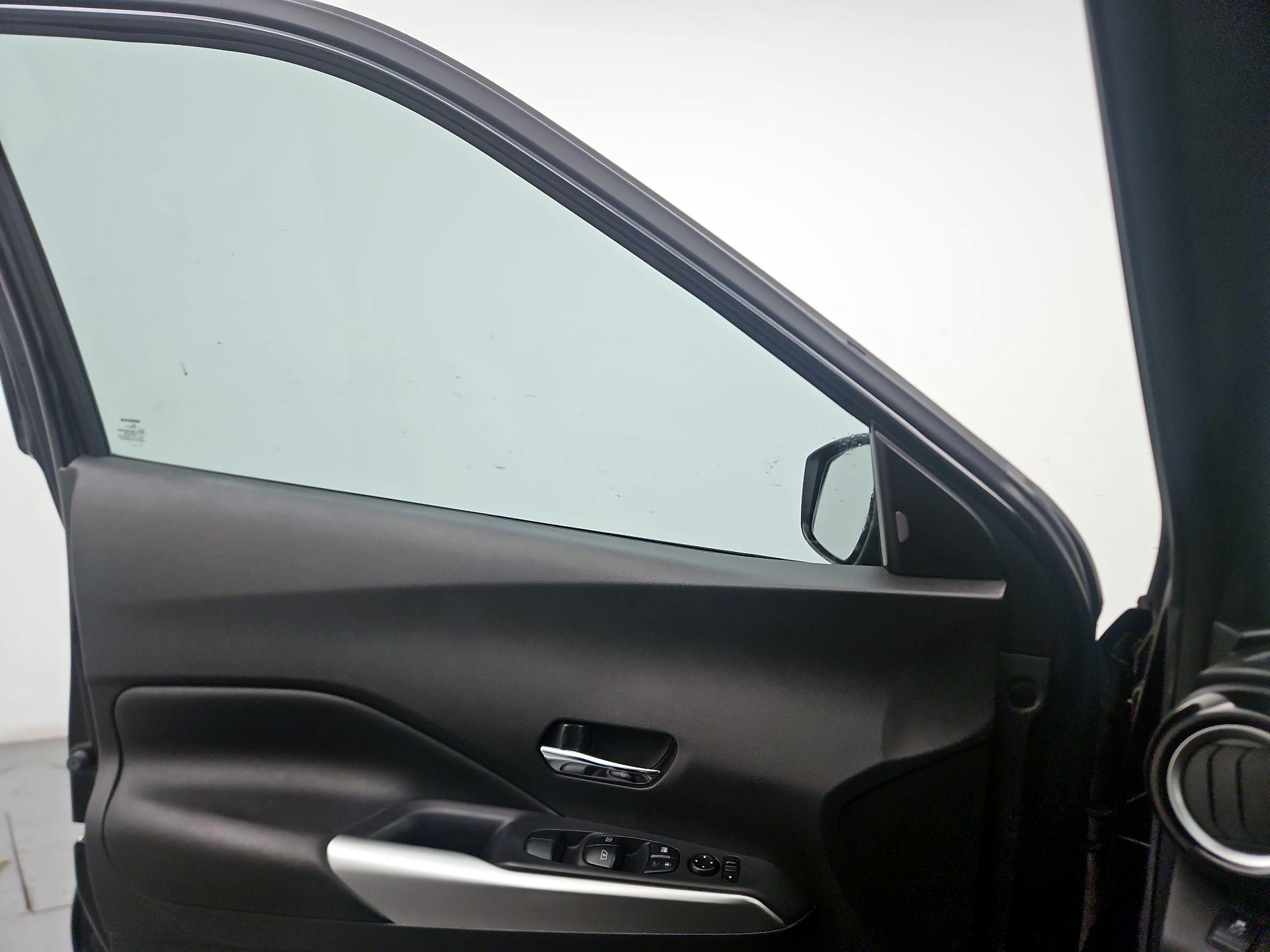 Thumbnail: 2019 Nissan Kicks - 12