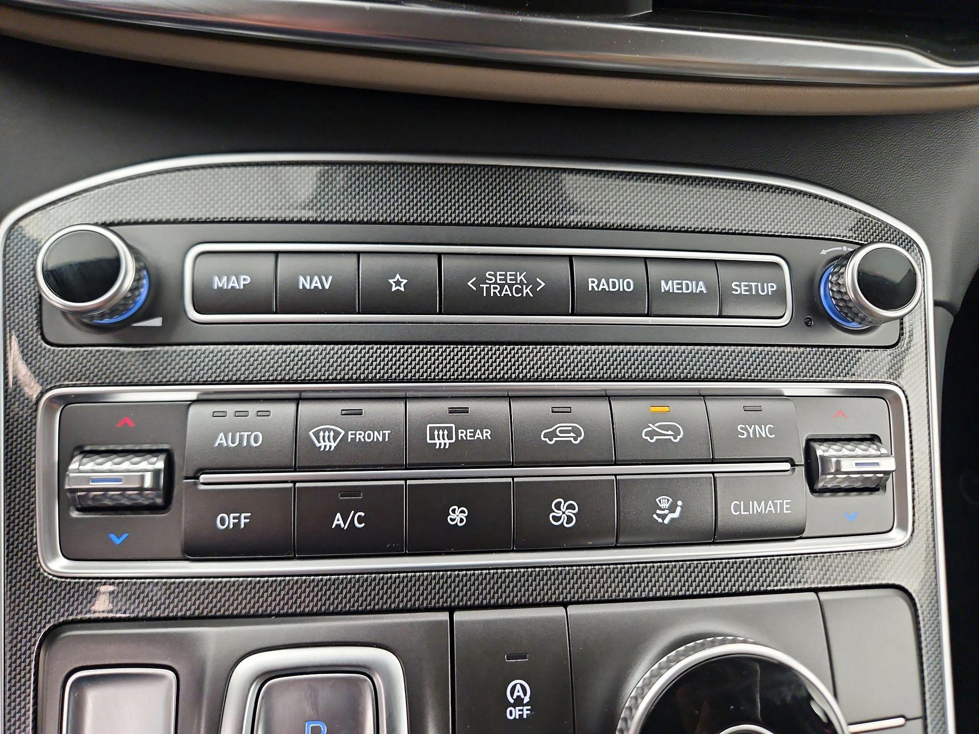 Thumbnail: 2022 Hyundai Santa Fe - 16