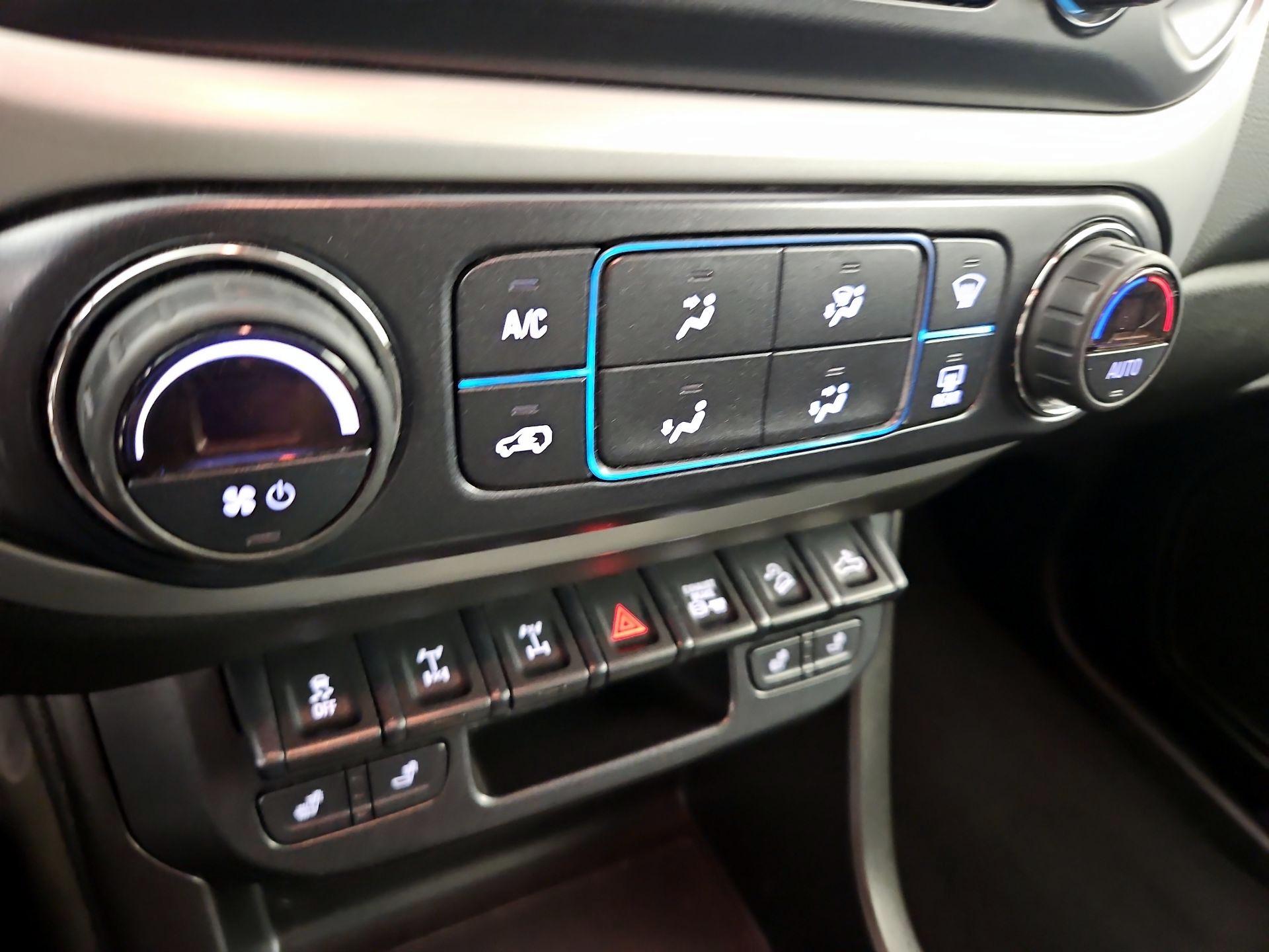 Thumbnail: 2018 Chevrolet Colorado - 16