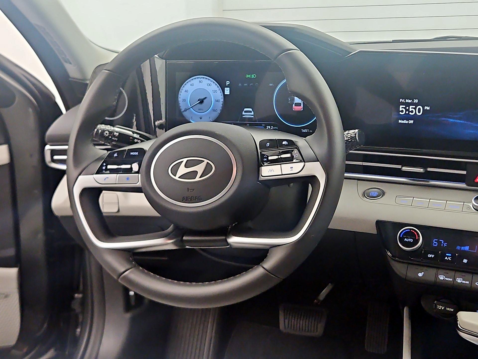 Thumbnail: 2025 Hyundai Elantra - 10