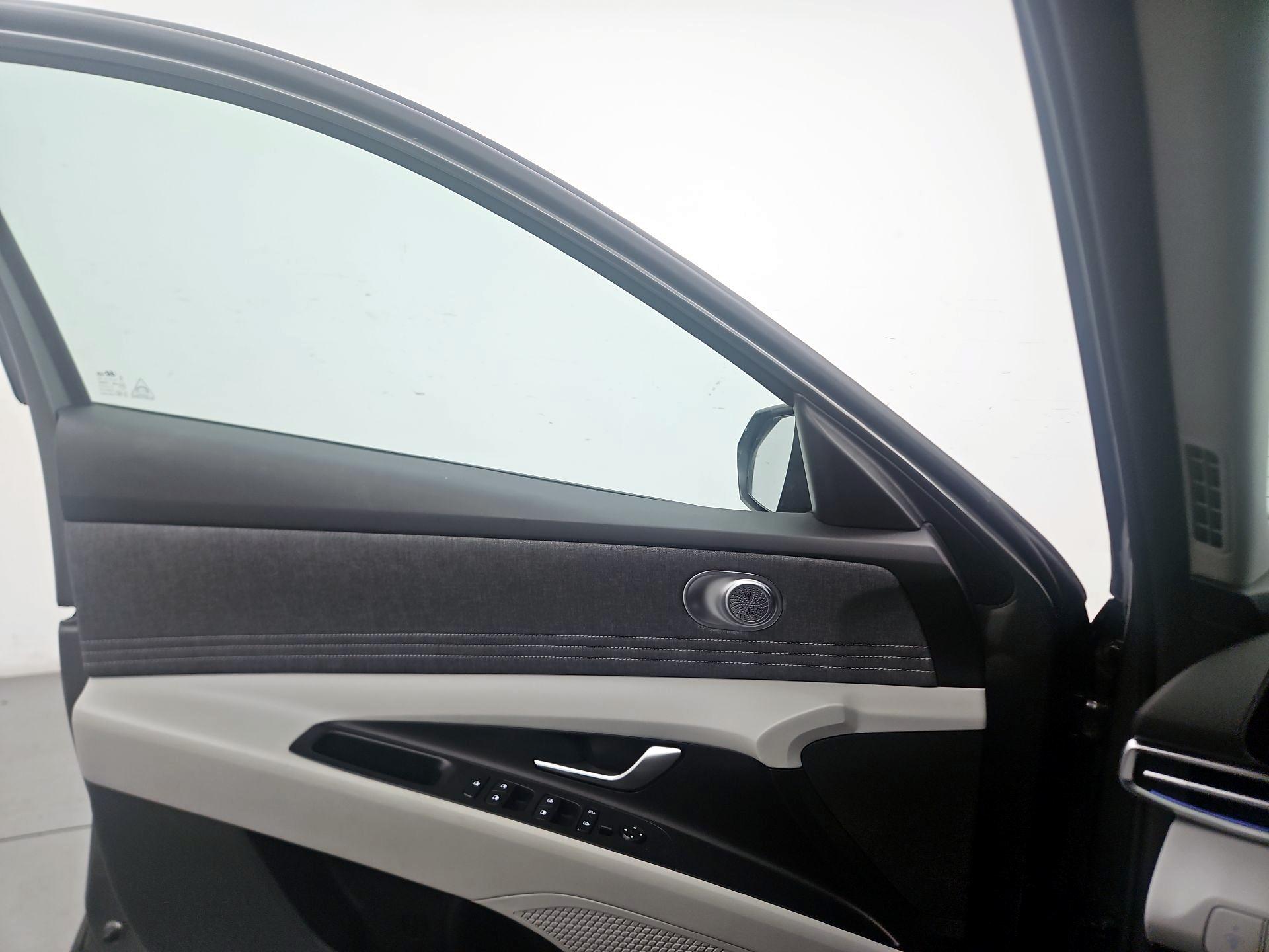 Thumbnail: 2025 Hyundai Elantra - 12