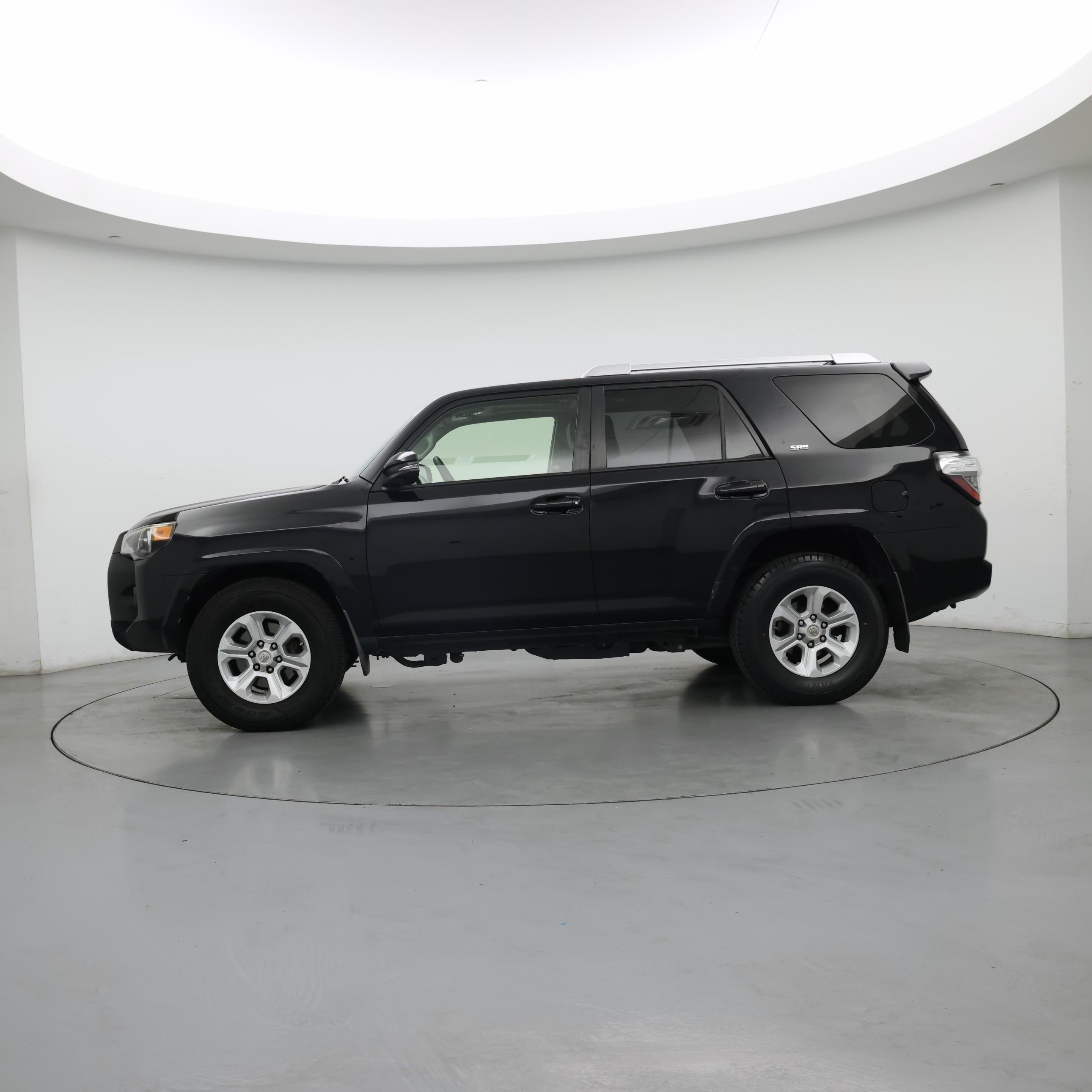 Thumbnail: 2017 Toyota 4Runner - 3