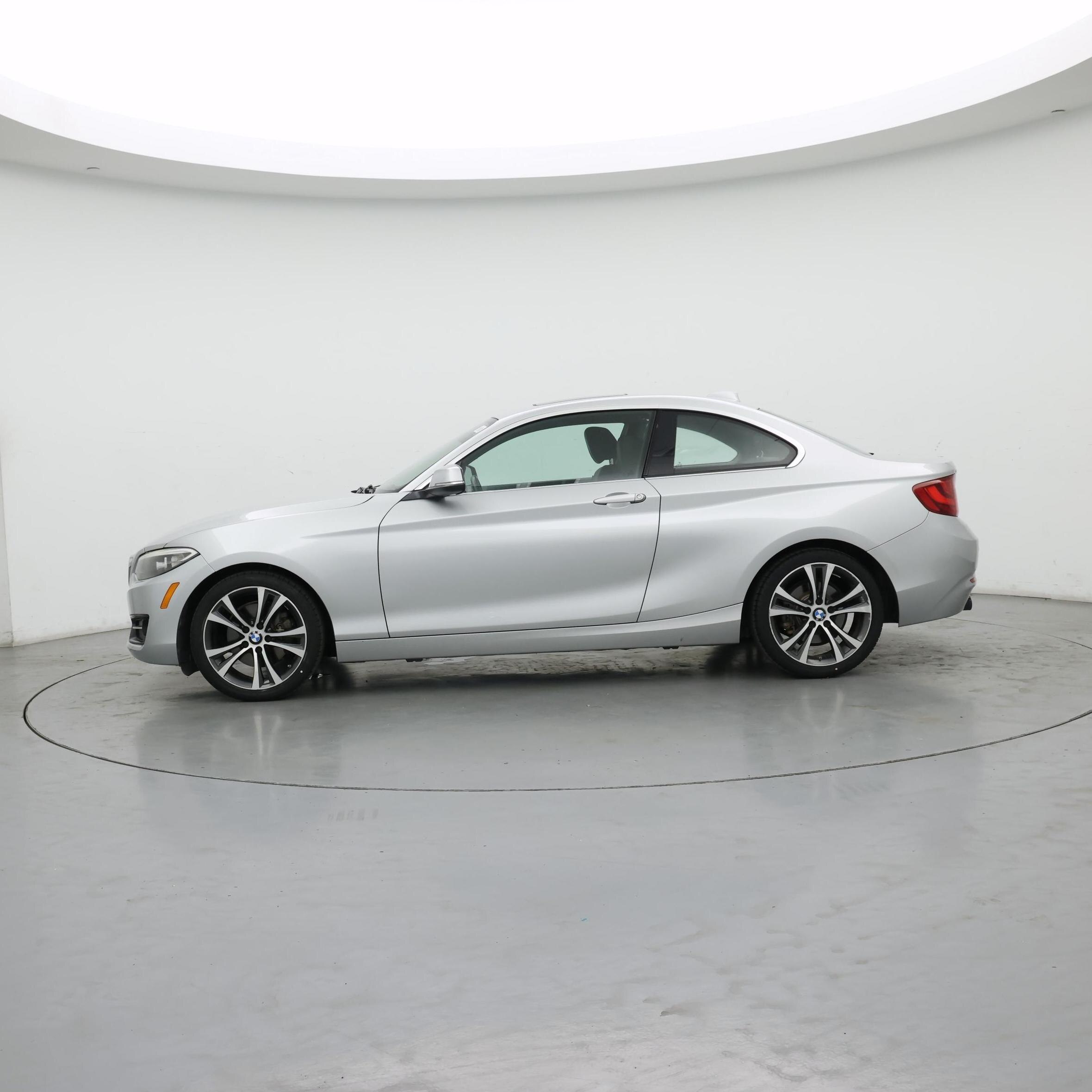 Thumbnail: 2016 BMW 2 Series - 3