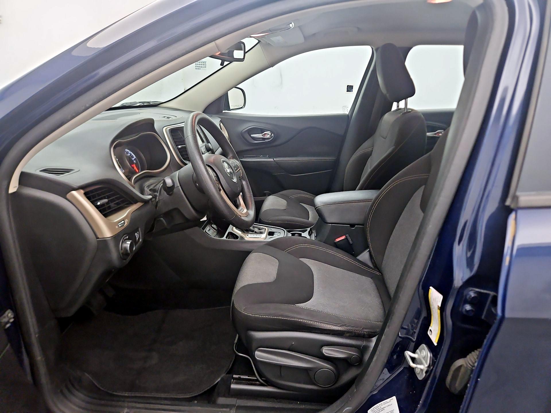 Thumbnail: 2016 Jeep Cherokee - 11