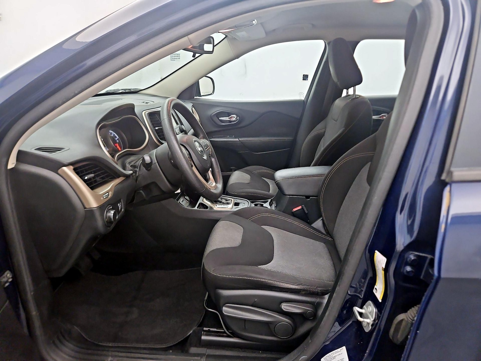 2016 Jeep Cherokee Sport - Photo 12
