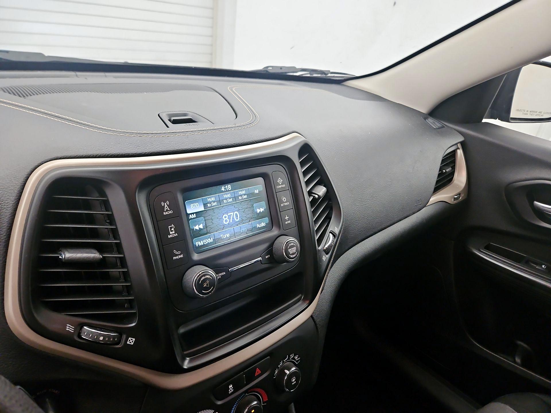 Thumbnail: 2016 Jeep Cherokee - 13