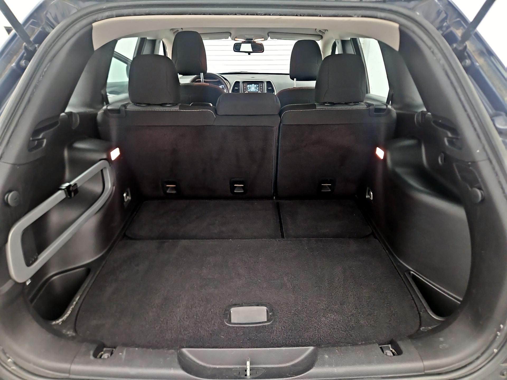 Thumbnail: 2016 Jeep Cherokee - 17