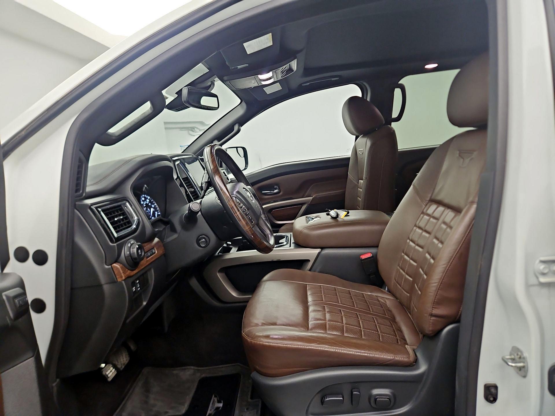 Thumbnail: 2020 Nissan Titan - 11