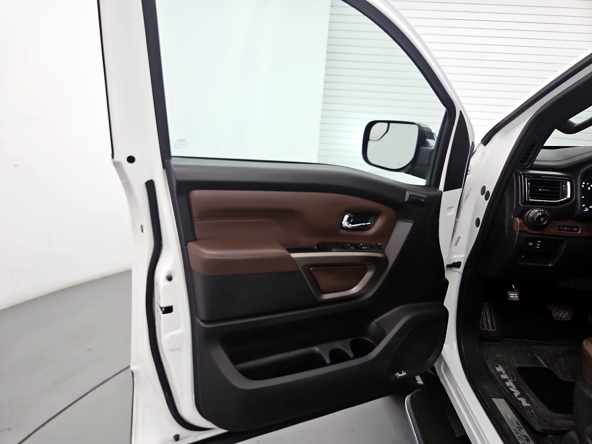 Thumbnail: 2020 Nissan Titan - 12