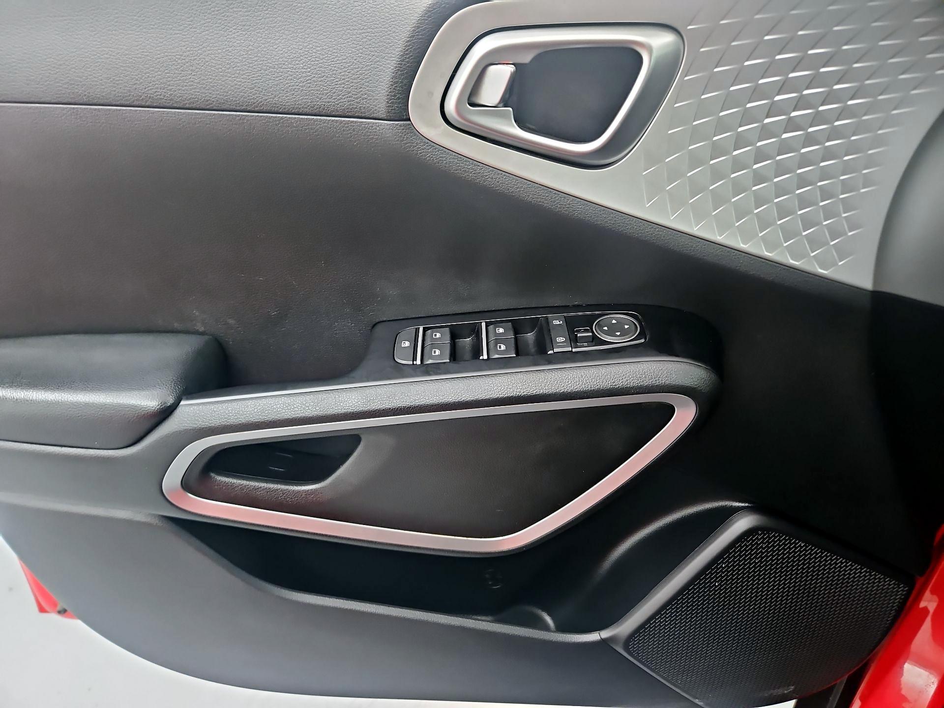 Thumbnail: 2020 Kia Soul - 12