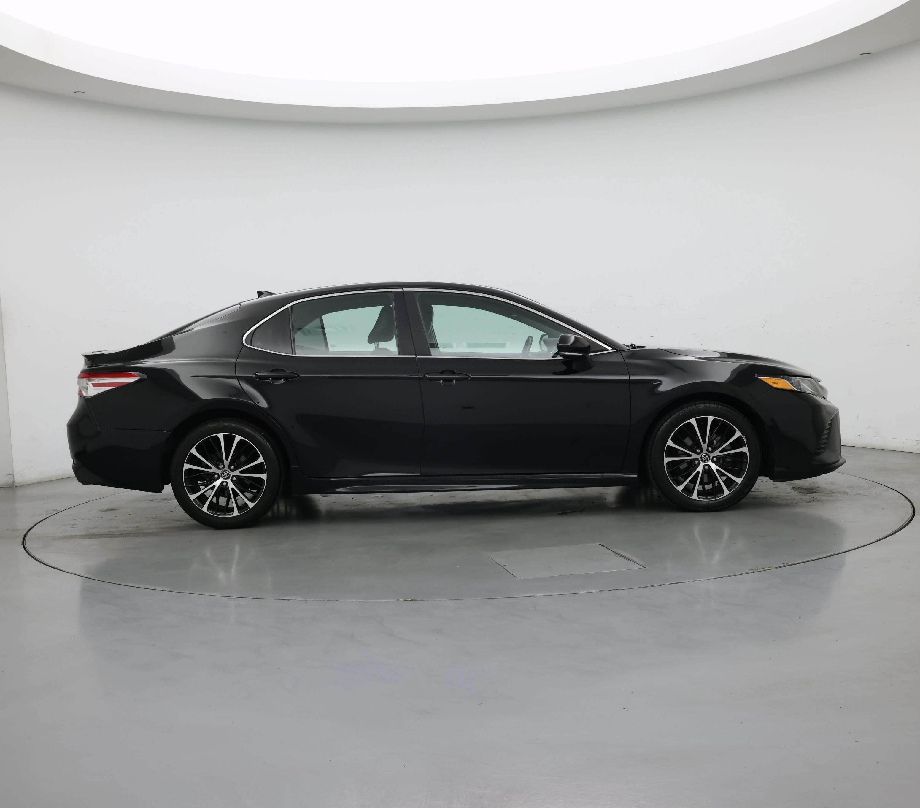 Thumbnail: 2020 Toyota Camry - 7
