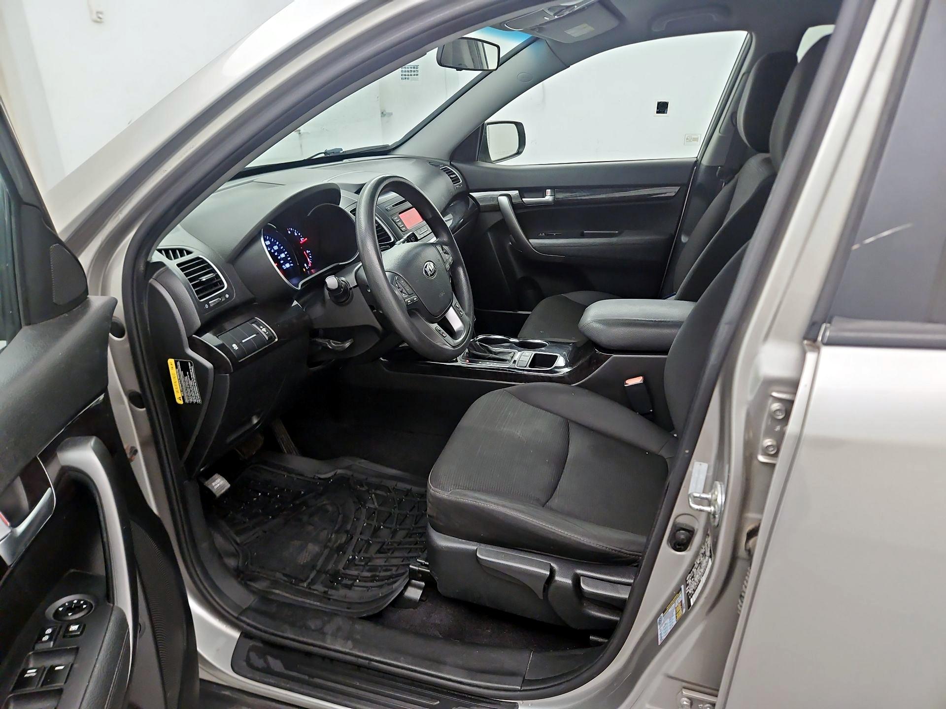 Thumbnail: 2014 Kia Sorento - 11