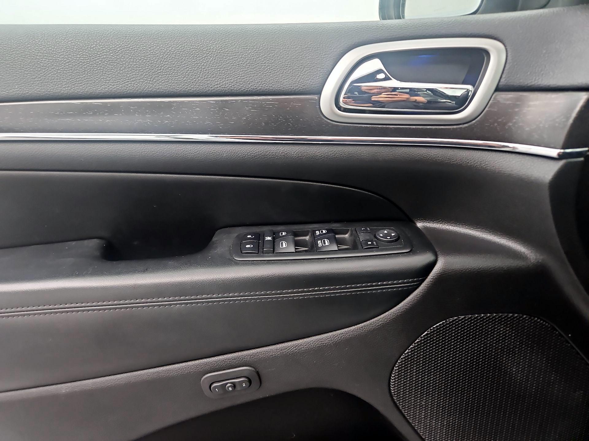 Thumbnail: 2018 Jeep Grand Cherokee - 12