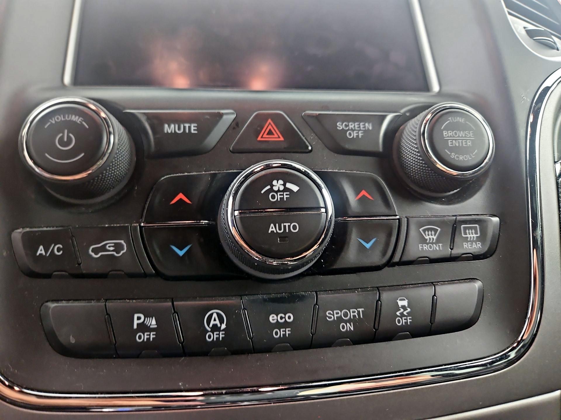 Thumbnail: 2018 Jeep Grand Cherokee - 16