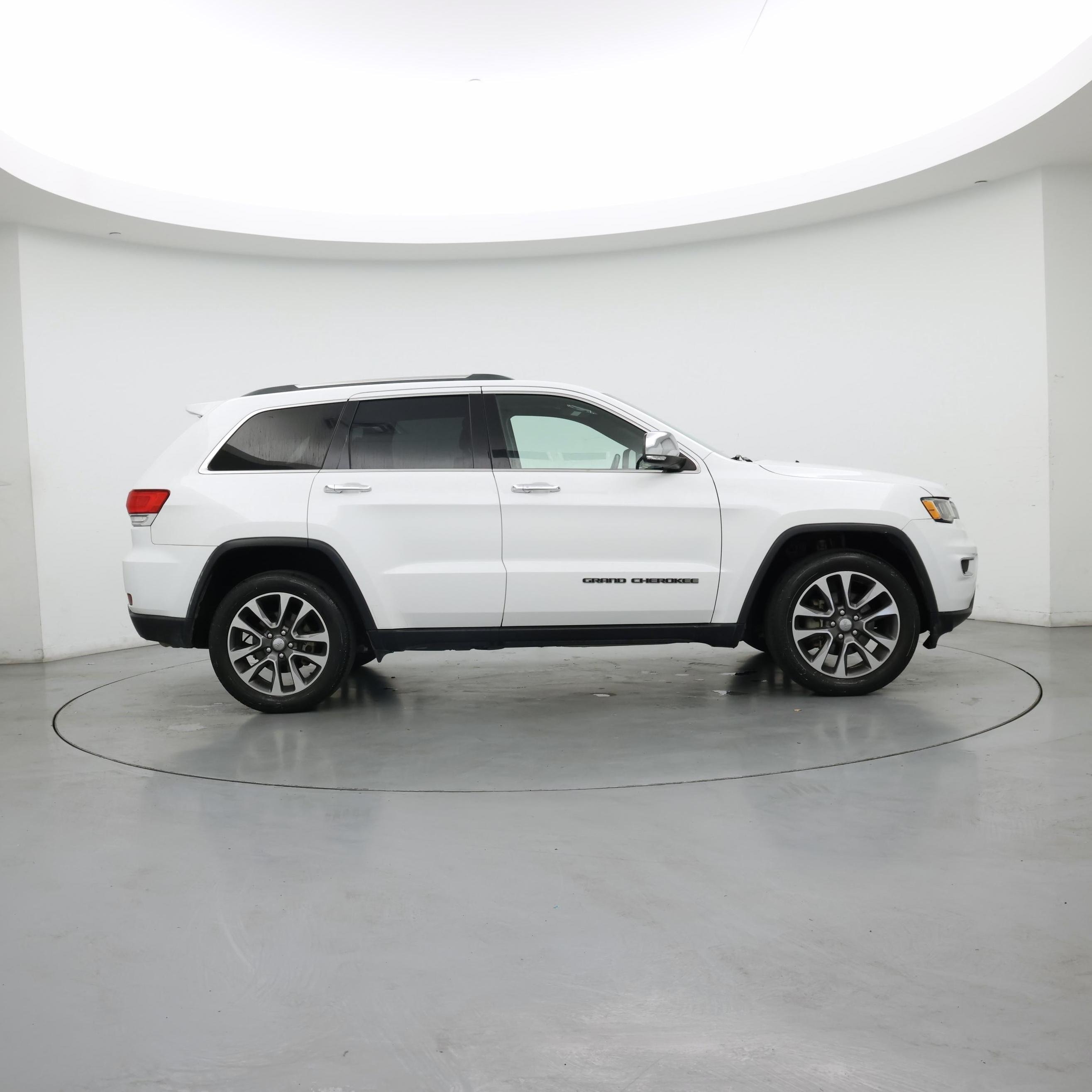 Thumbnail: 2018 Jeep Grand Cherokee - 7