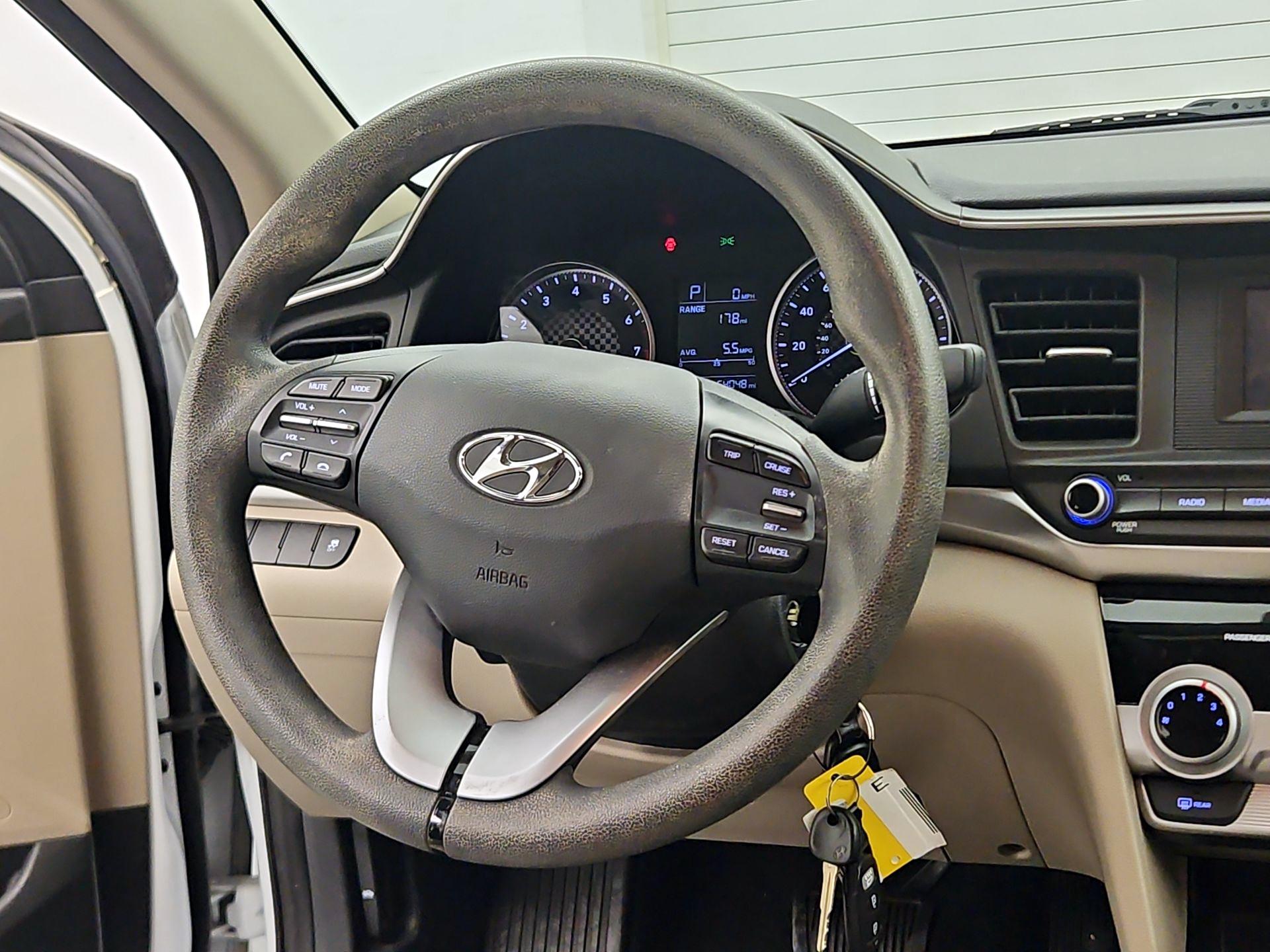 Thumbnail: 2019 Hyundai Elantra - 10