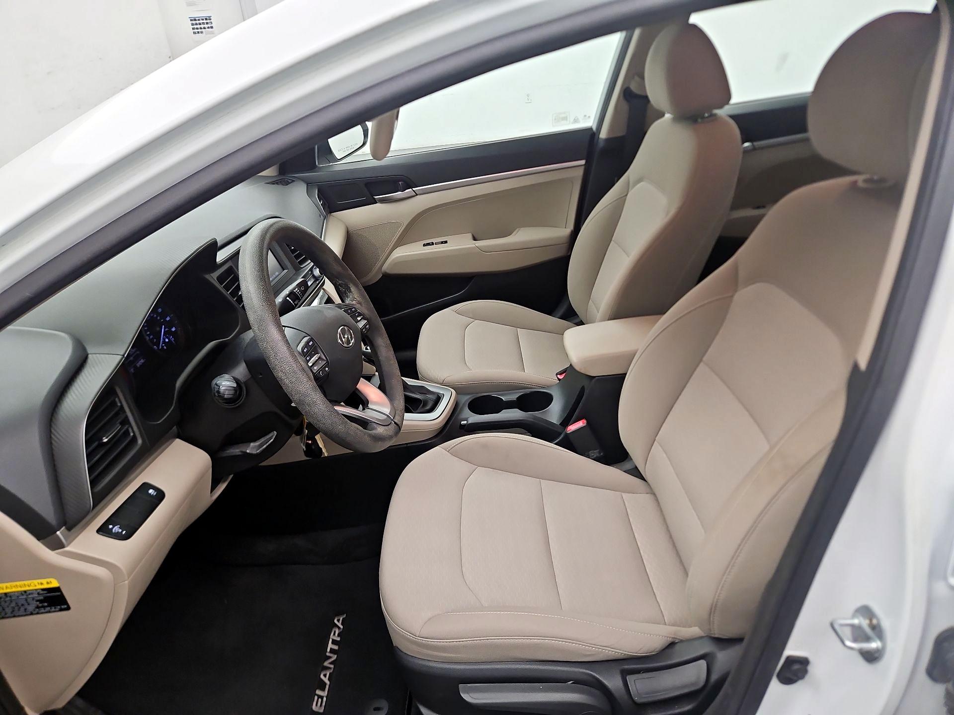 Thumbnail: 2019 Hyundai Elantra - 11