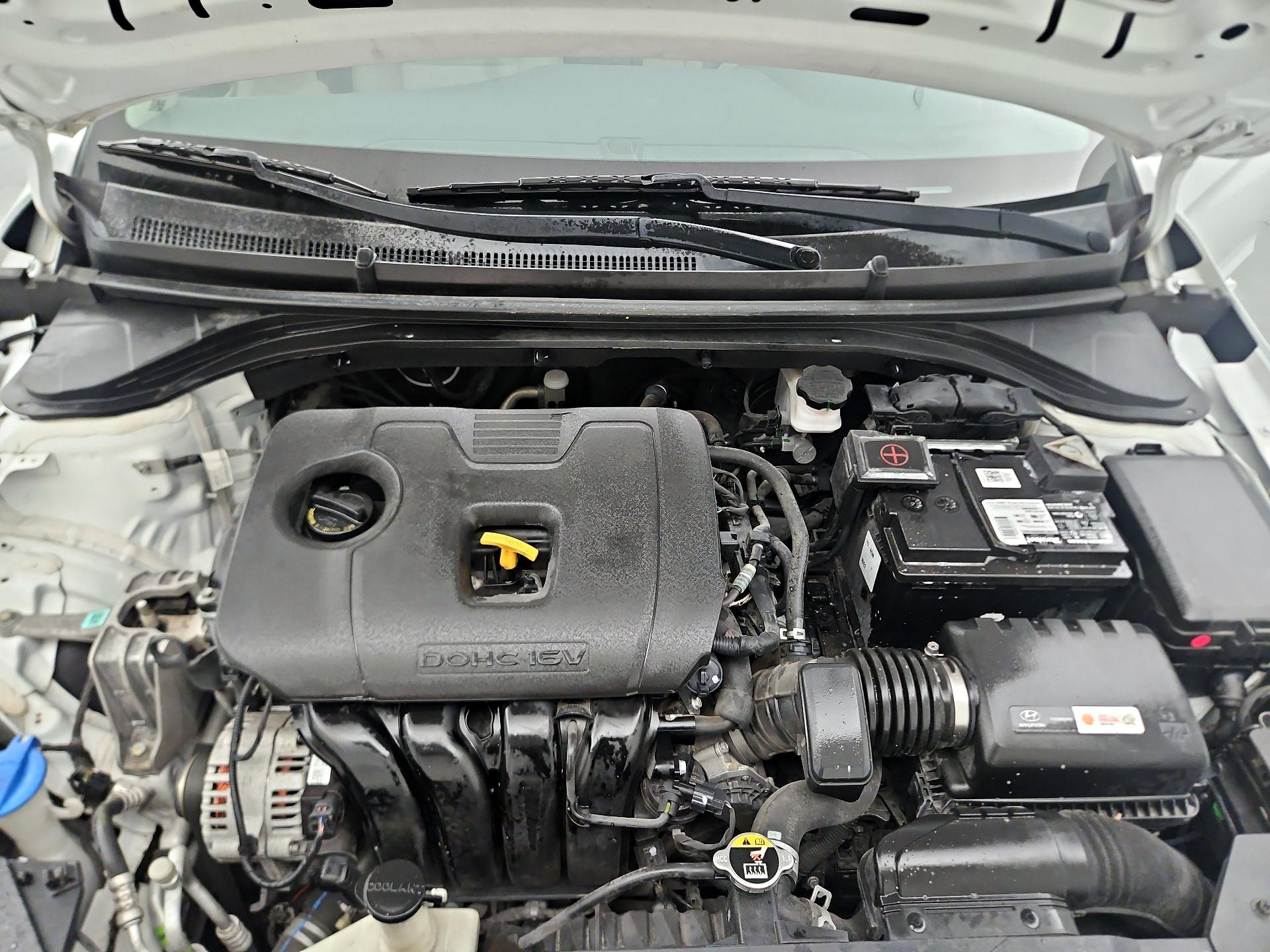 Thumbnail: 2019 Hyundai Elantra - 18