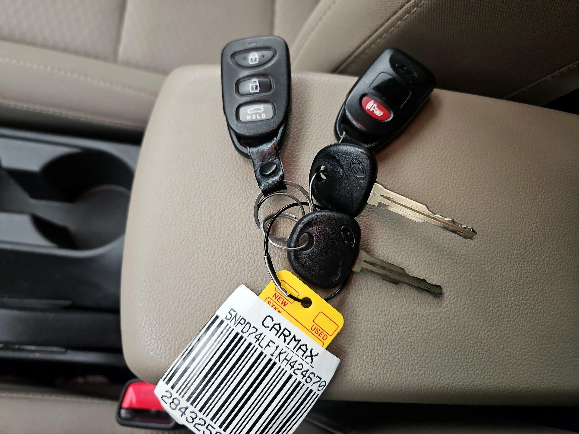 Thumbnail: 2019 Hyundai Elantra - 19