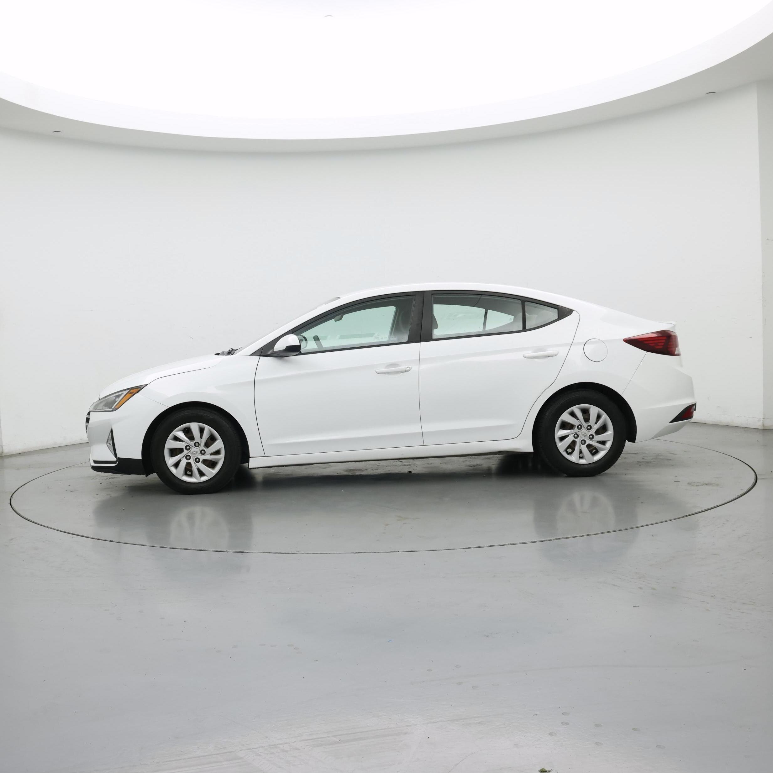 Thumbnail: 2019 Hyundai Elantra - 3