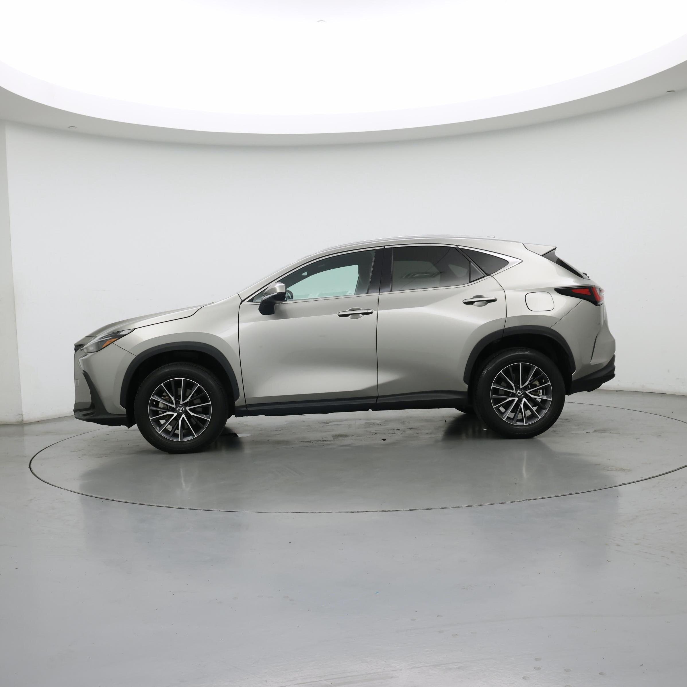 Thumbnail: 2022 Lexus NX - 3