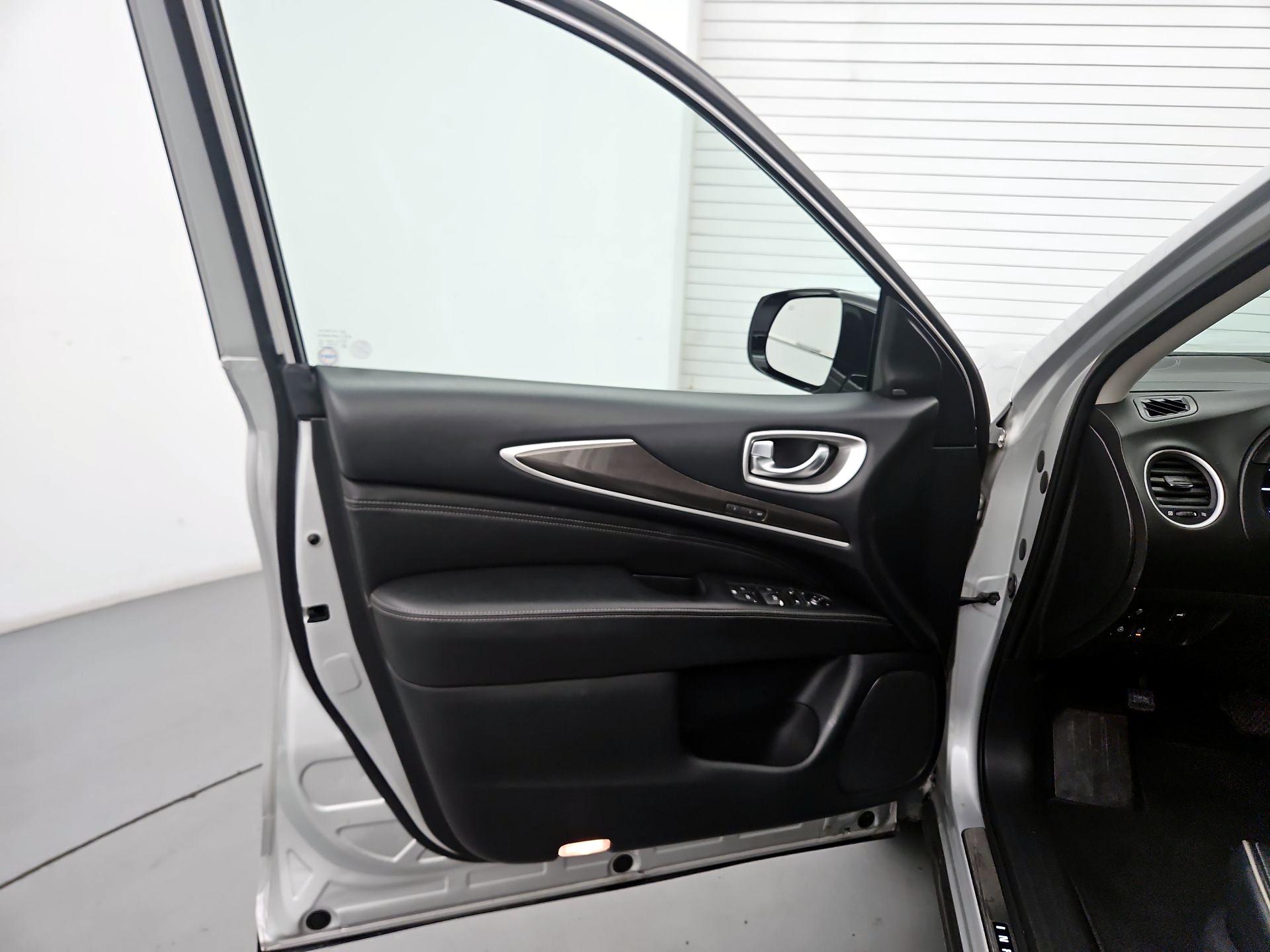 Thumbnail: 2019 INFINITI QX60 - 12