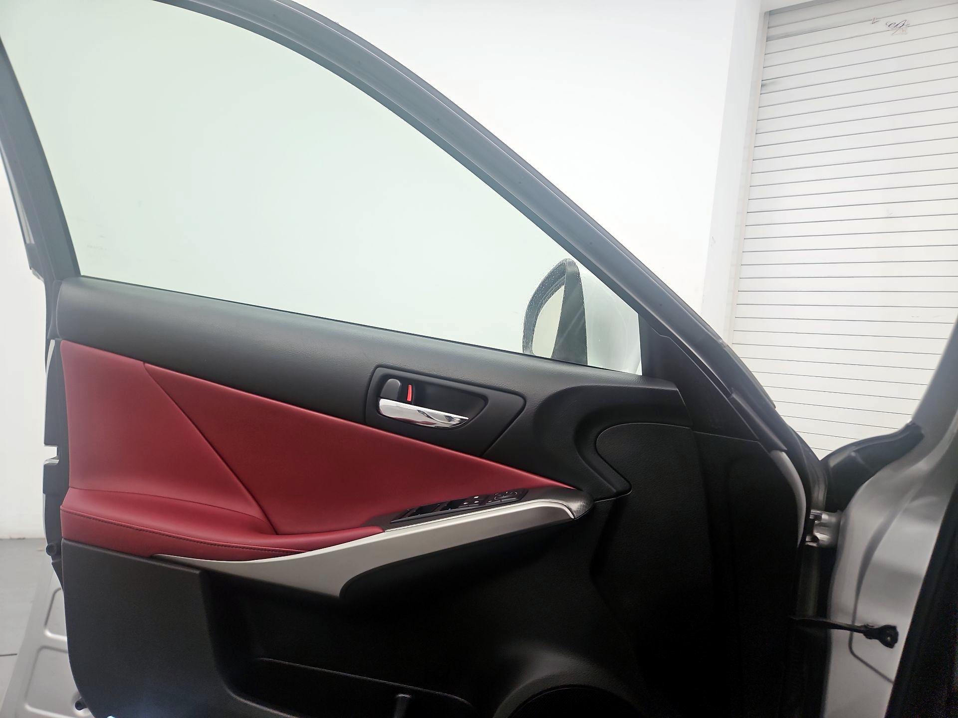 Thumbnail: 2015 Lexus IS - 12