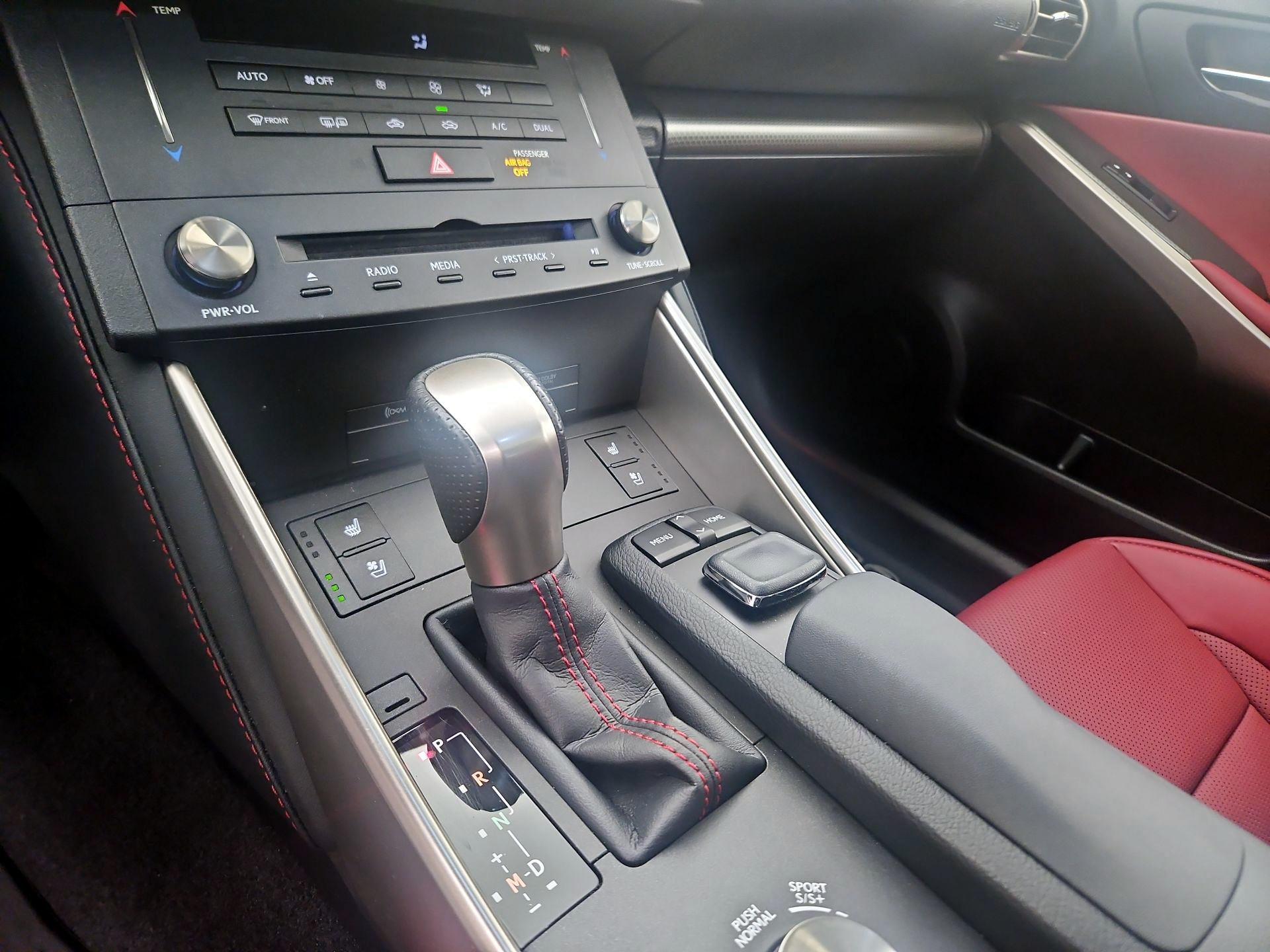 Thumbnail: 2015 Lexus IS - 15