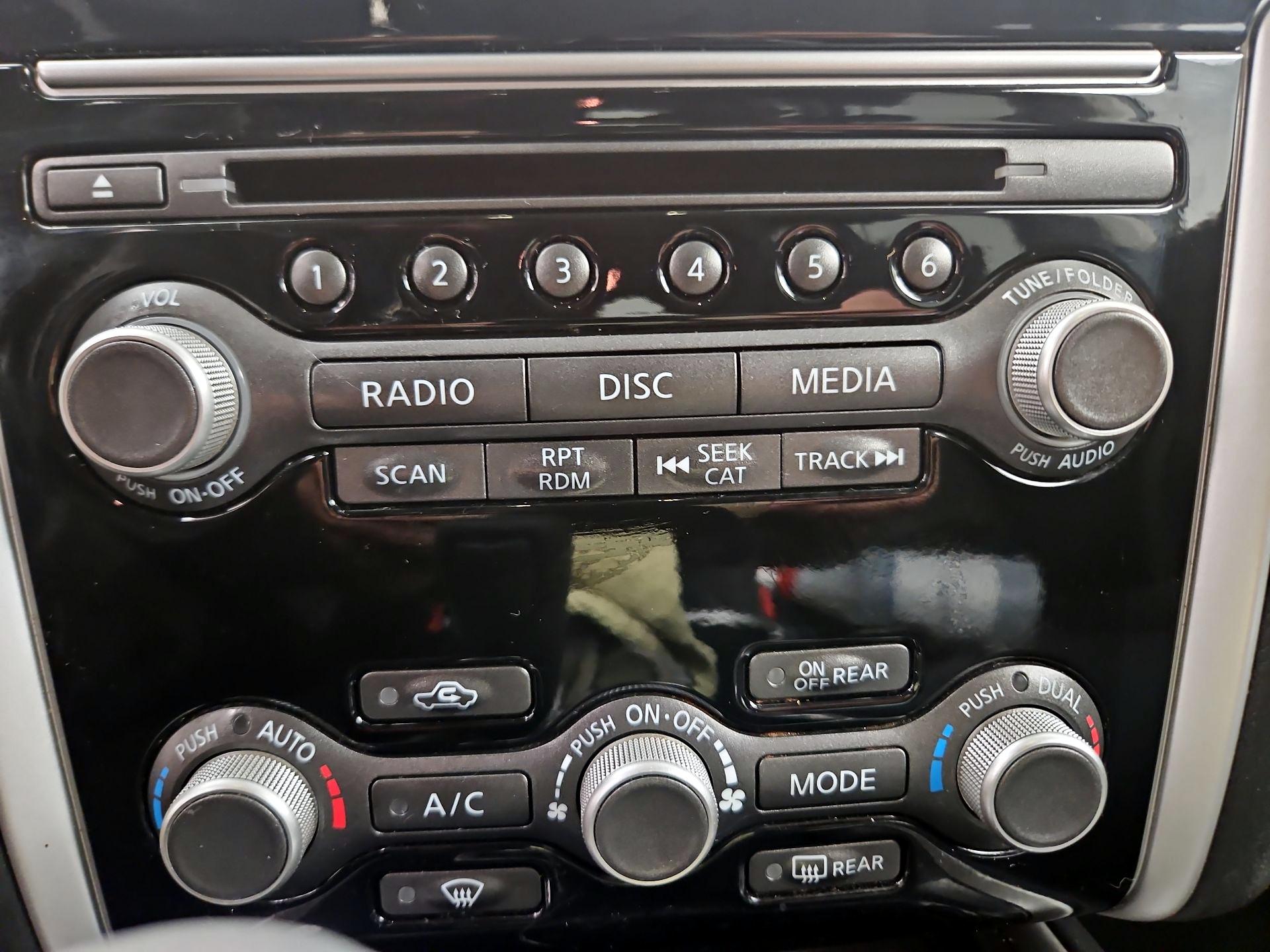 Thumbnail: 2018 Nissan Pathfinder - 16