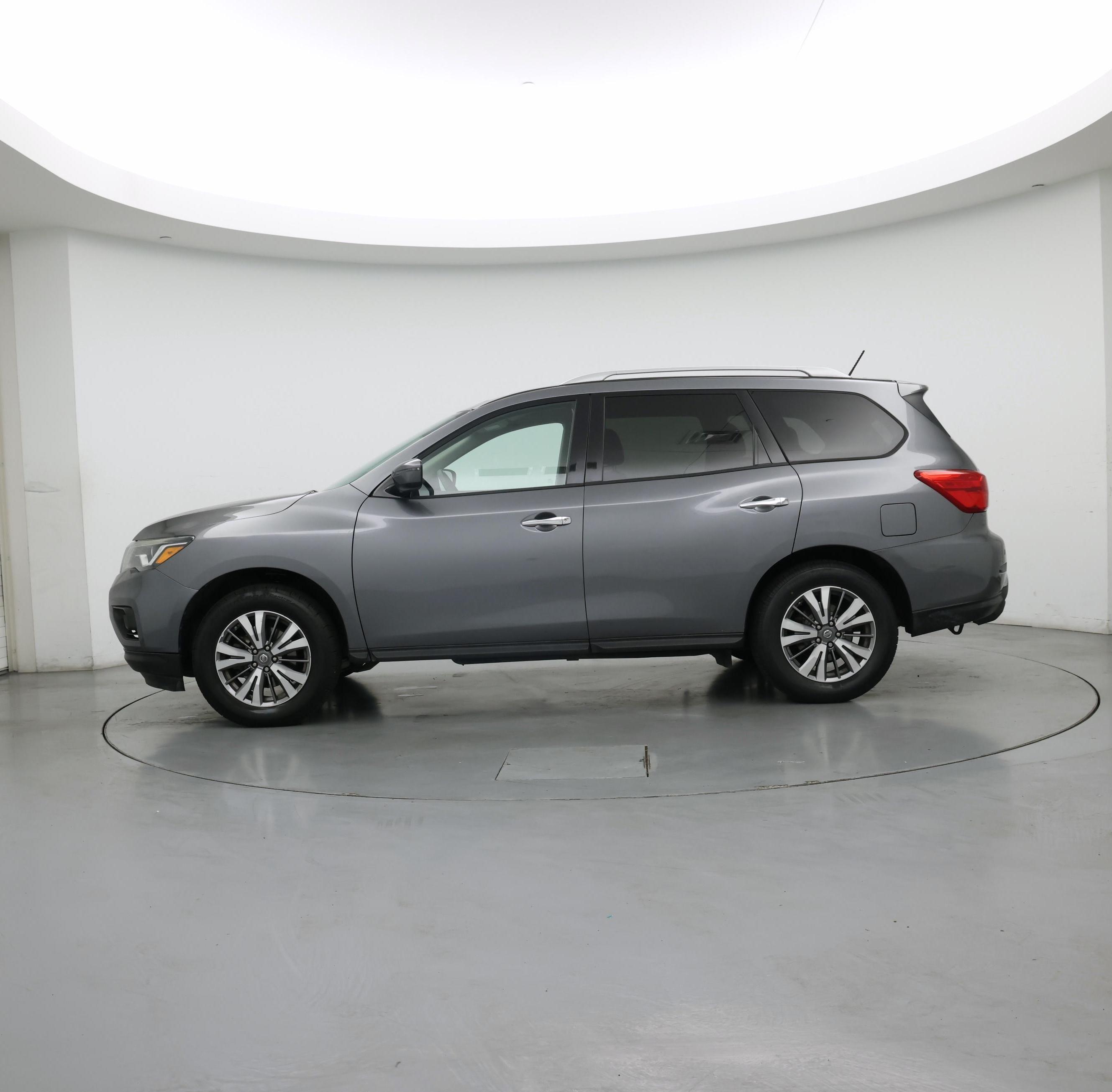 Thumbnail: 2018 Nissan Pathfinder - 3