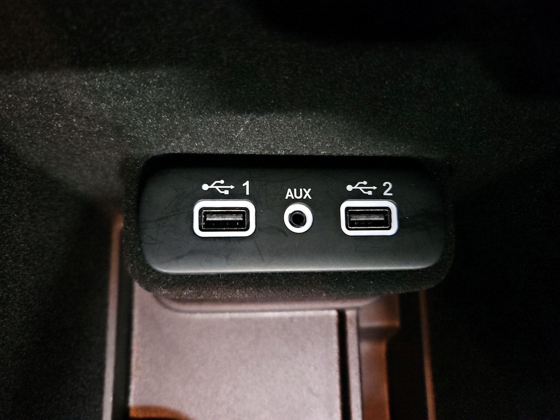 Thumbnail: 2021 Dodge Charger - 17