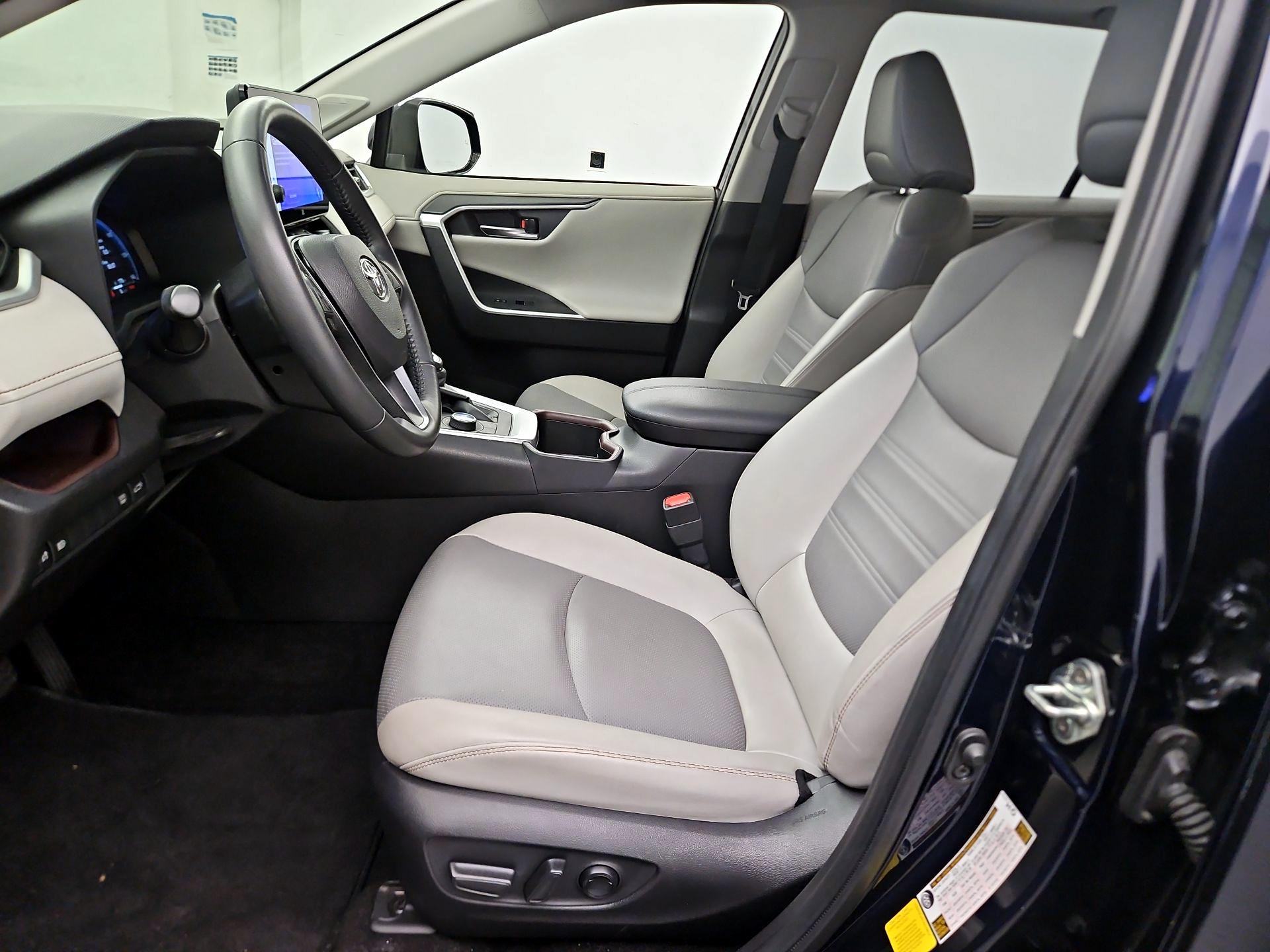 Thumbnail: 2023 Toyota RAV4 - 11