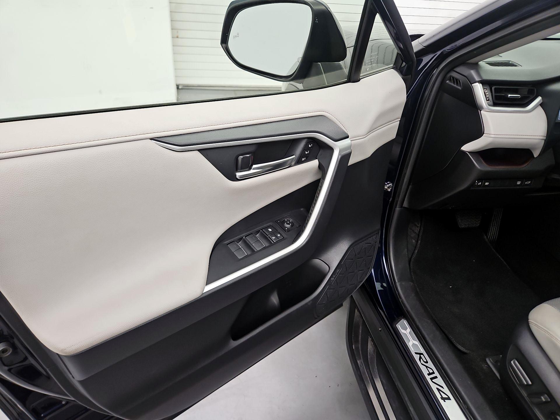 Thumbnail: 2023 Toyota RAV4 - 12