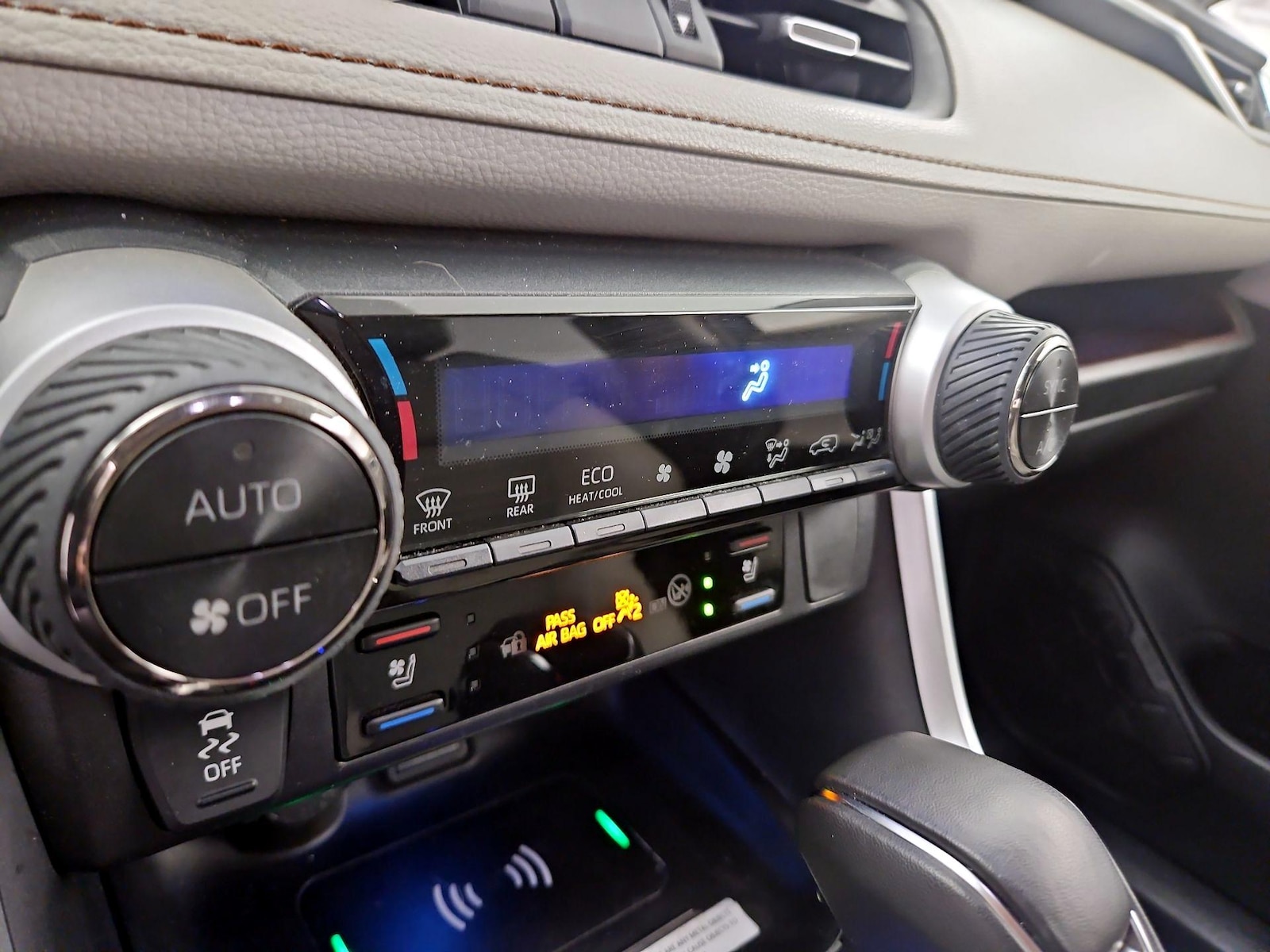 2023 Toyota RAV4 Limited - Photo 16