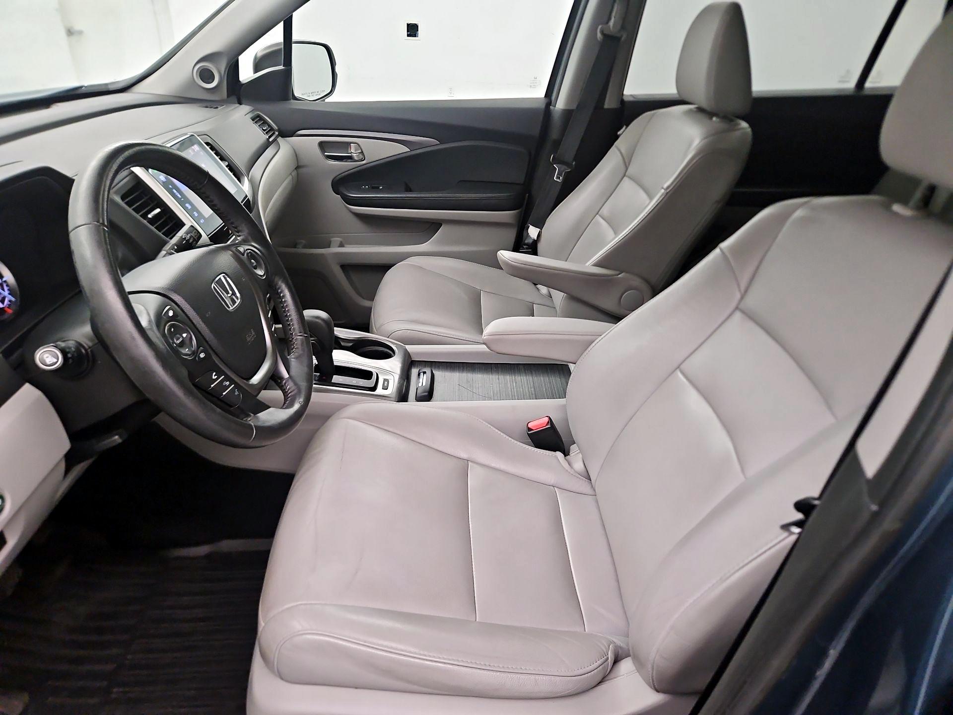 Thumbnail: 2016 Honda Pilot - 11