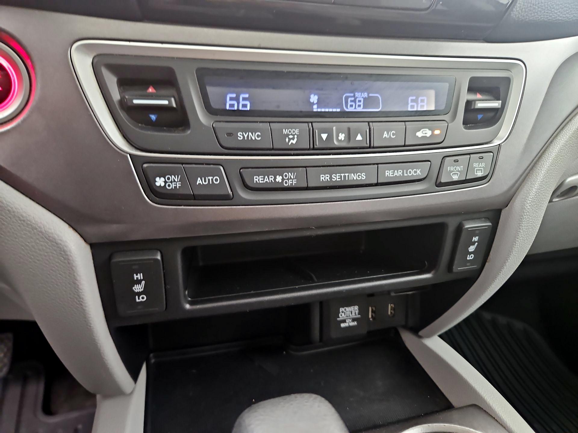 Thumbnail: 2016 Honda Pilot - 16