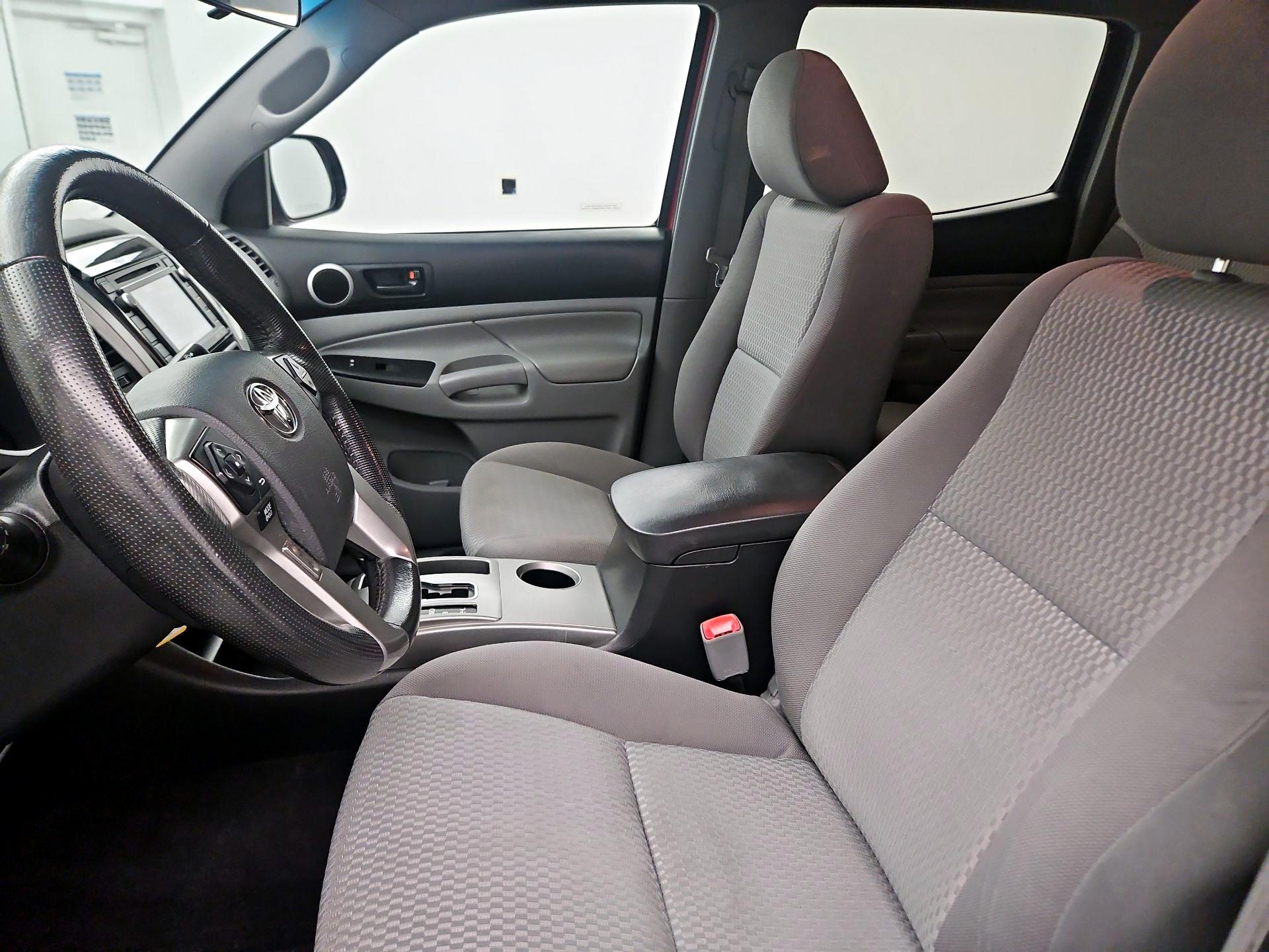 Thumbnail: 2014 Toyota Tacoma - 11