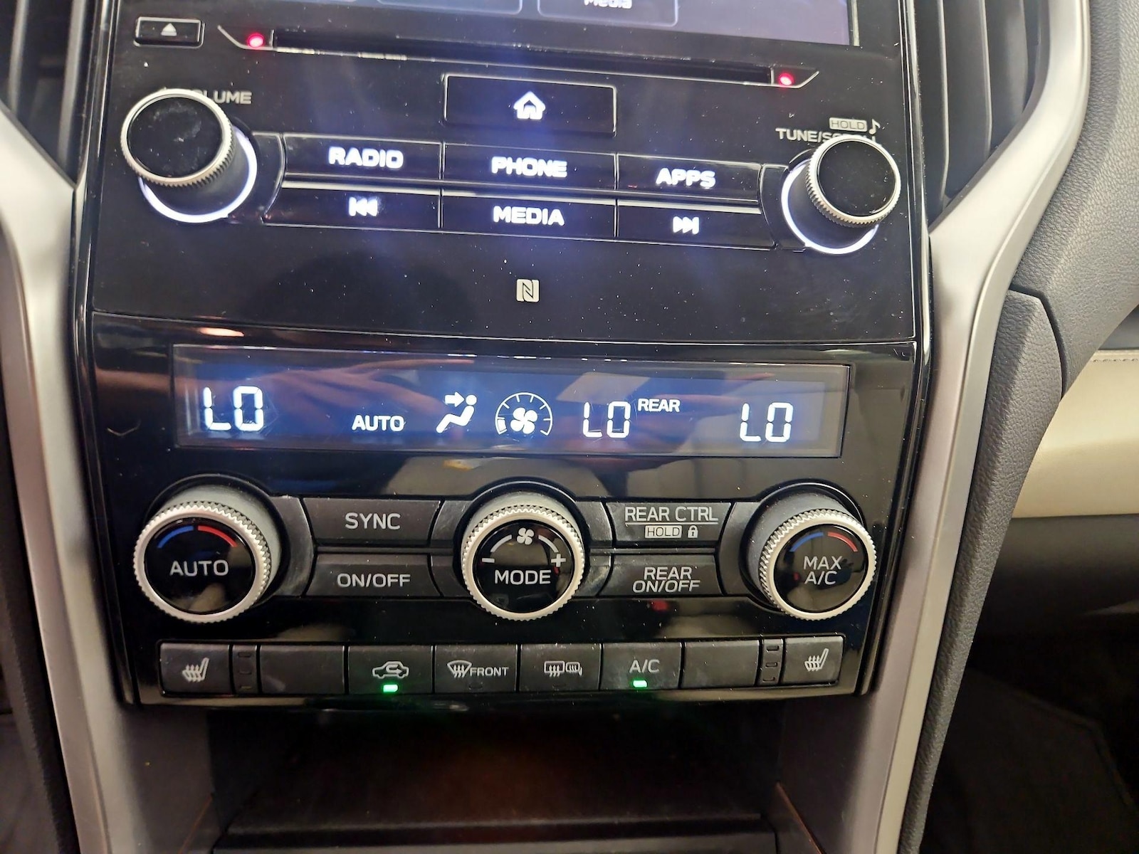 2019 Subaru Ascent Limited - Photo 17