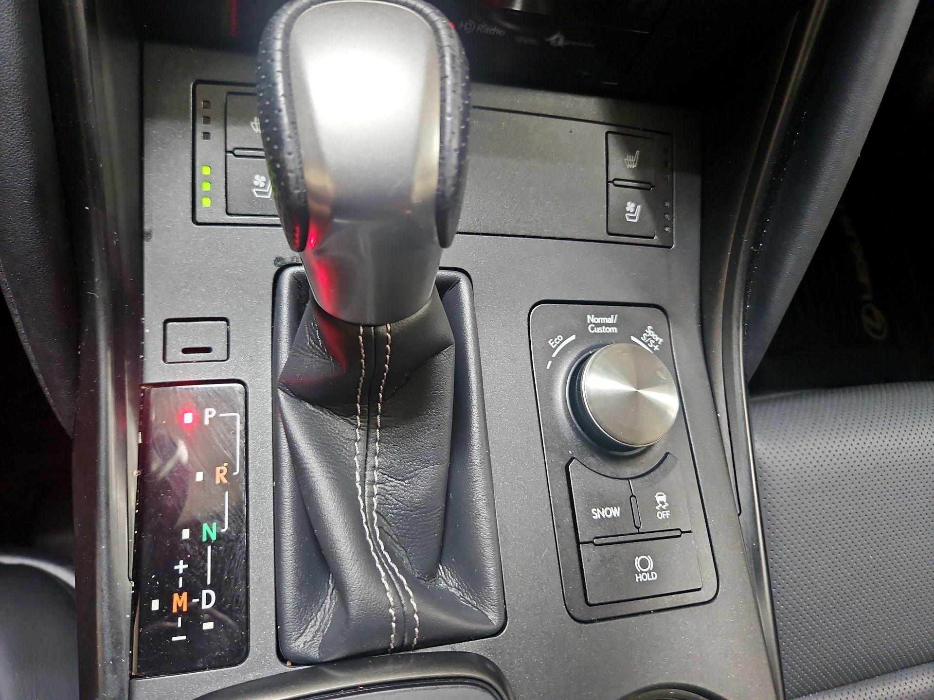 Thumbnail: 2022 Lexus IS - 16