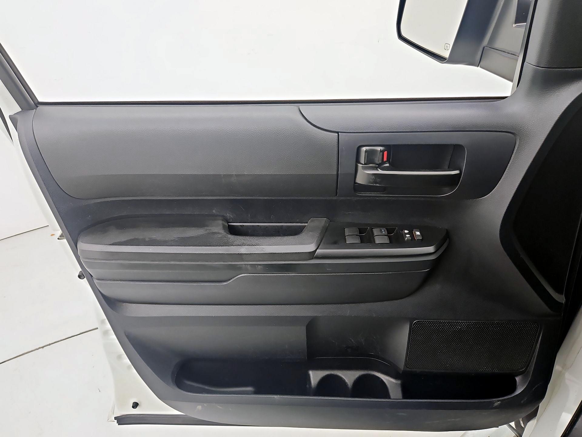Thumbnail: 2015 Toyota Tundra - 12