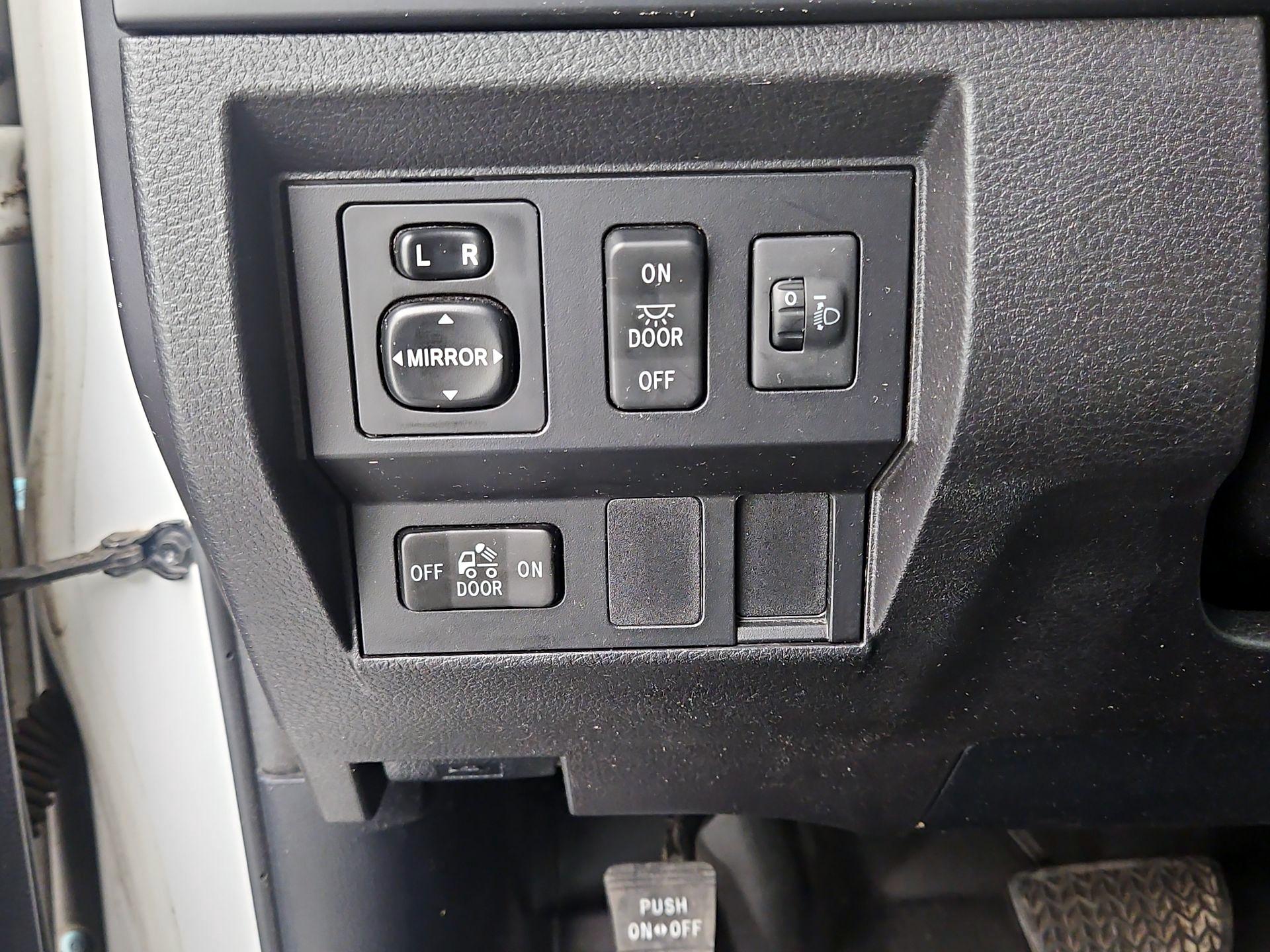 Thumbnail: 2015 Toyota Tundra - 13