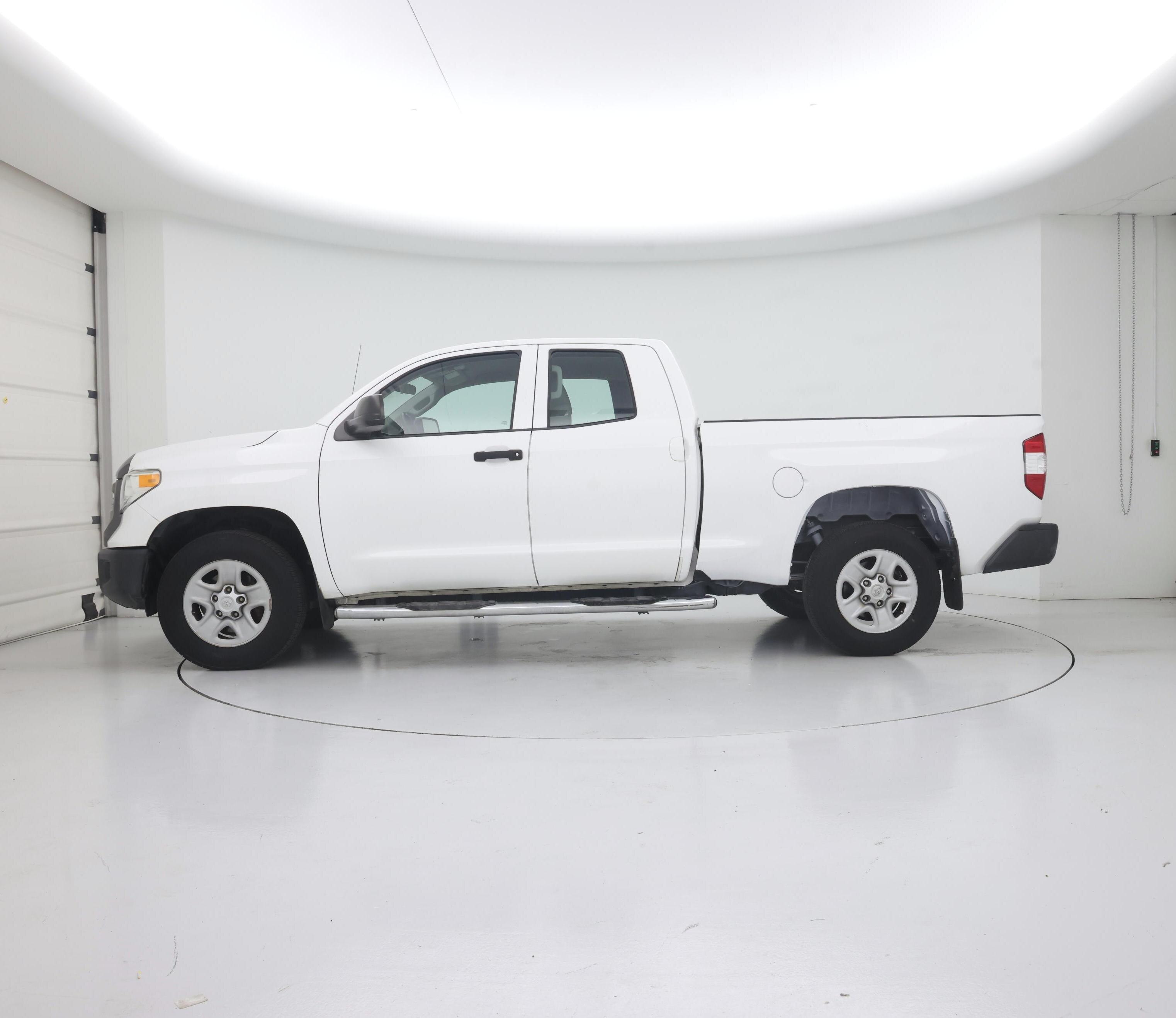 Thumbnail: 2015 Toyota Tundra - 3