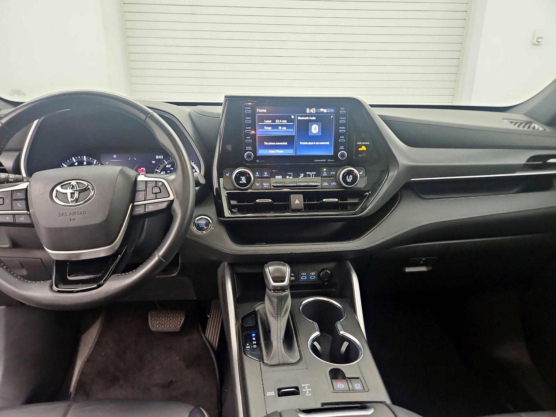 Thumbnail: 2022 Toyota Highlander - 9