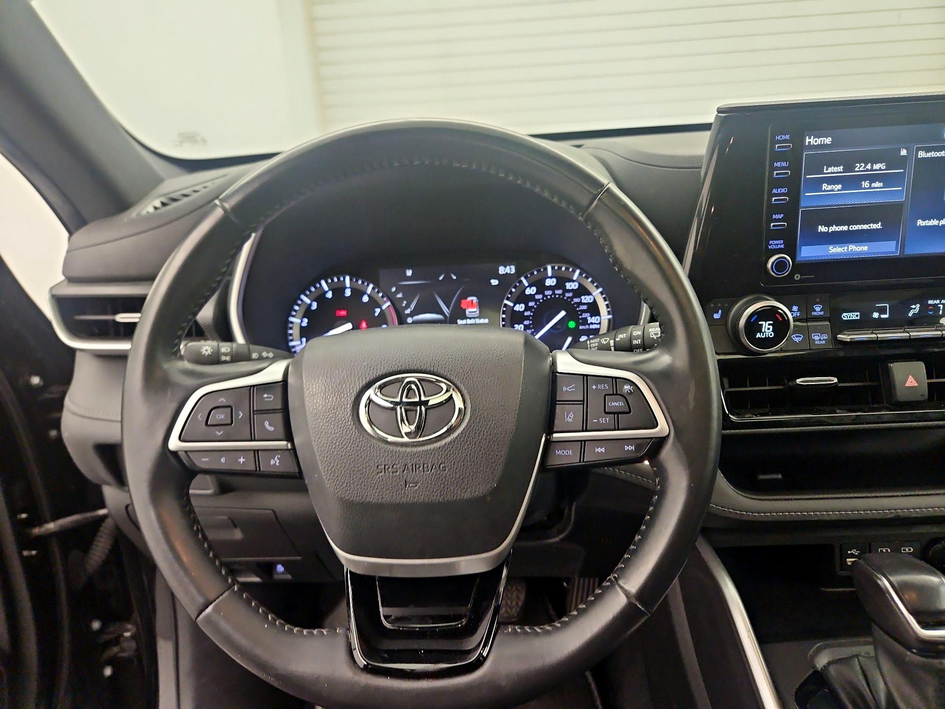 Thumbnail: 2022 Toyota Highlander - 10