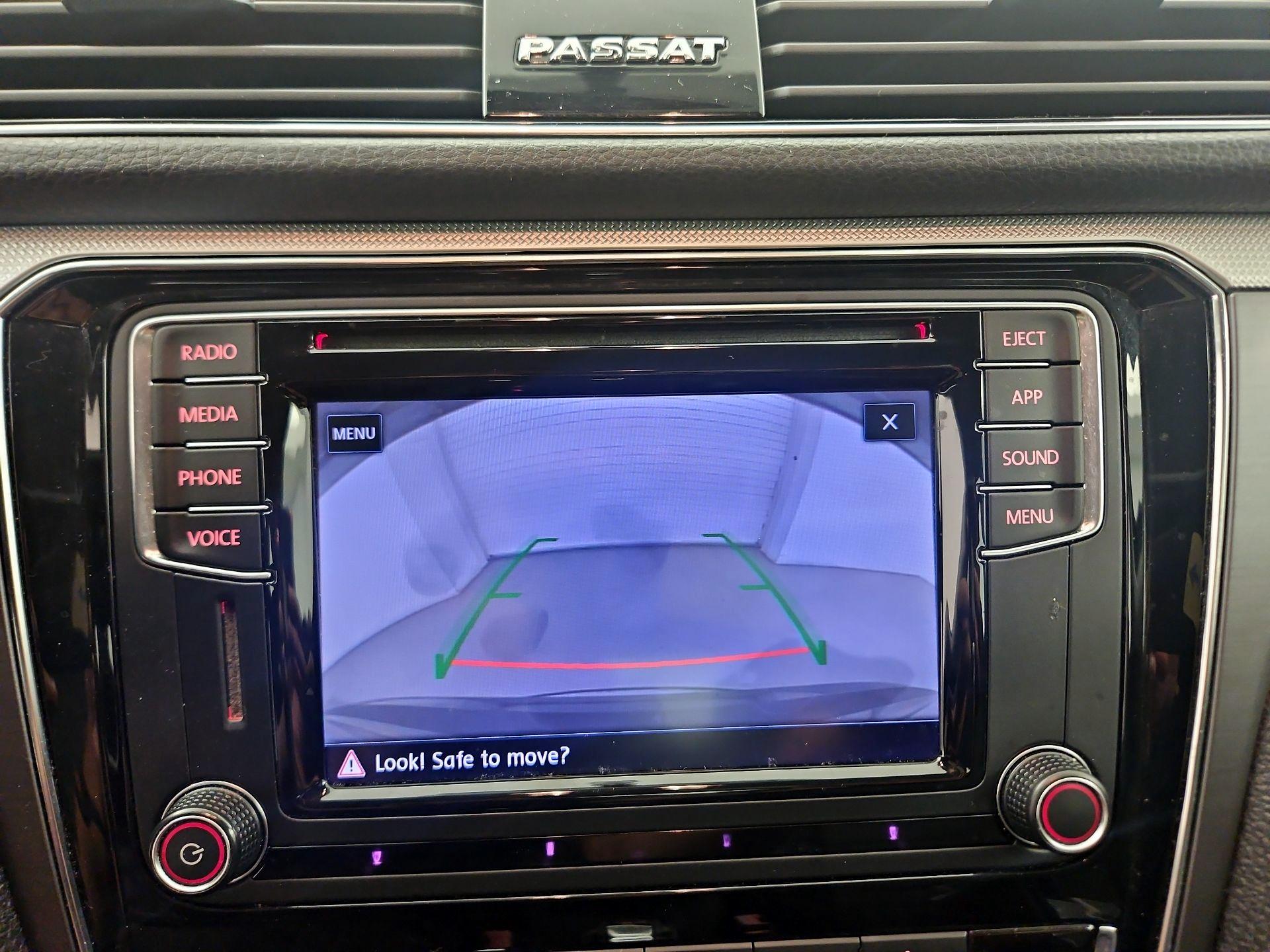 Thumbnail: 2018 Volkswagen Passat - 14