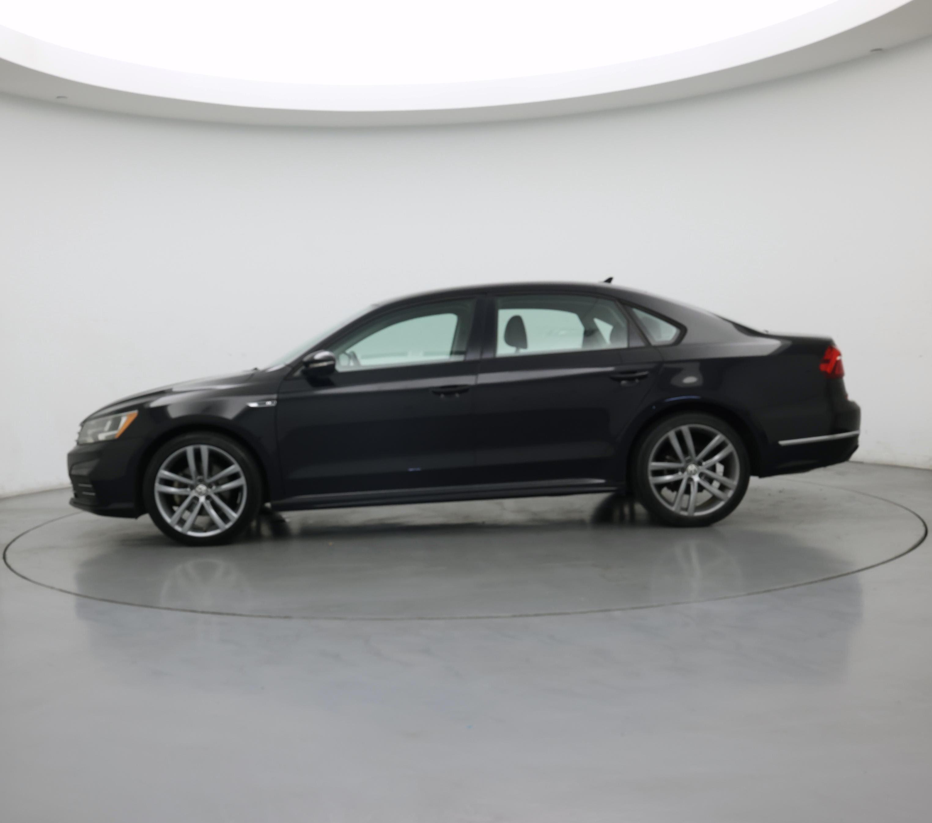 Thumbnail: 2018 Volkswagen Passat - 3