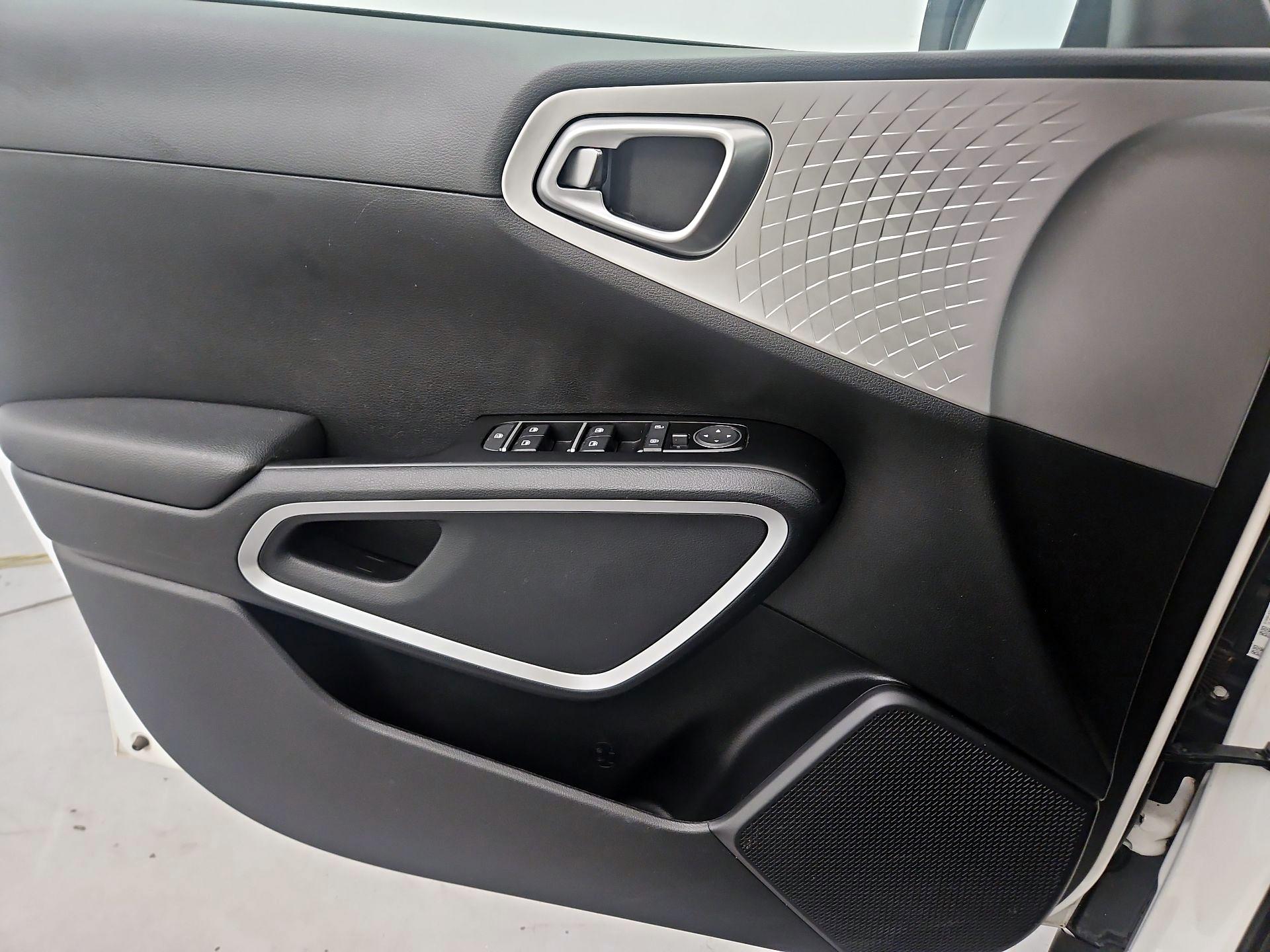 Thumbnail: 2022 Kia Soul - 12