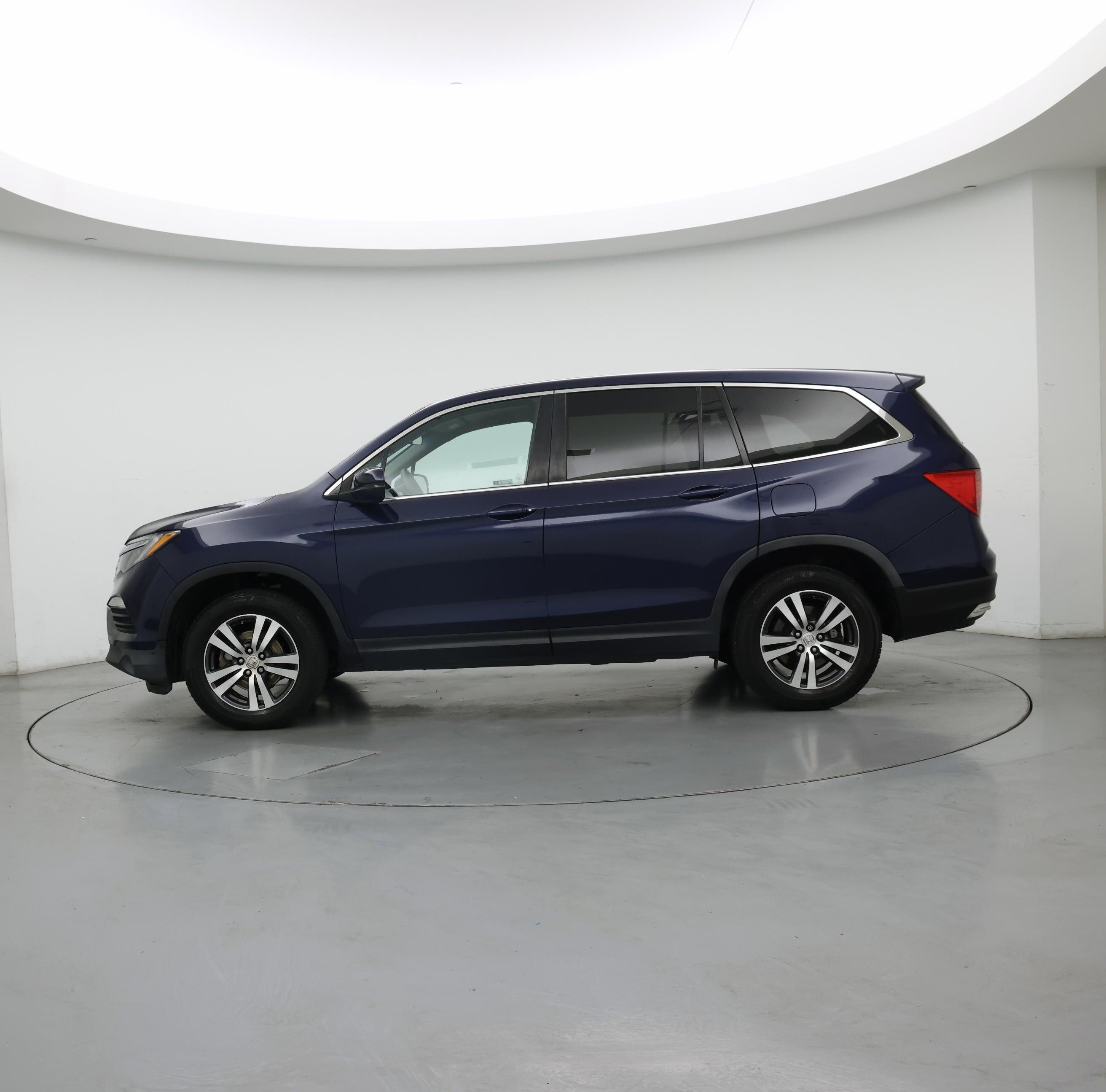 Thumbnail: 2018 Honda Pilot - 3