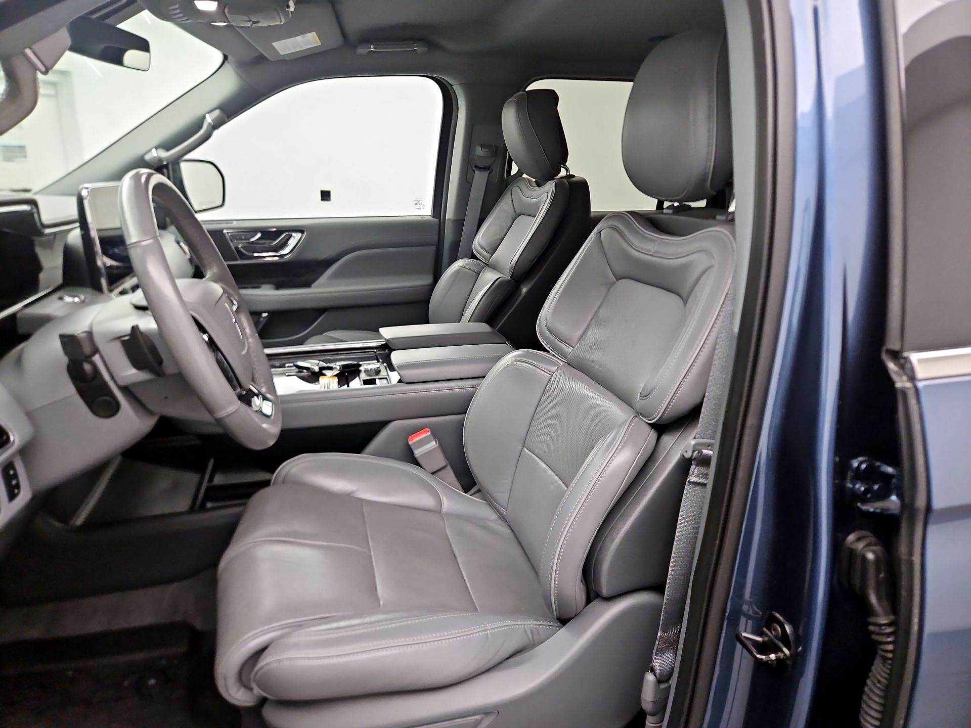 Thumbnail: 2019 Lincoln Navigator L - 11