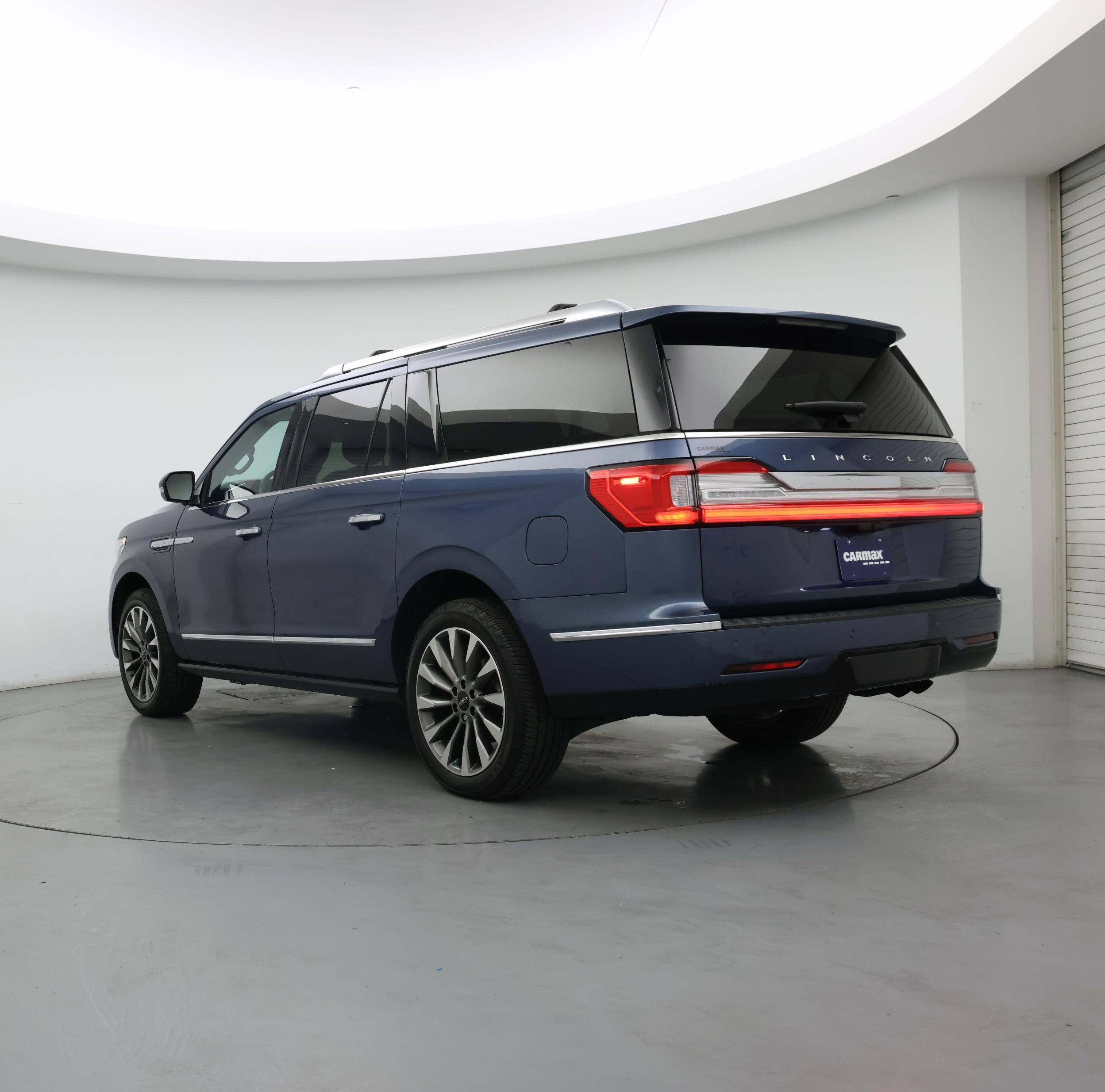 Thumbnail: 2019 Lincoln Navigator L - 2